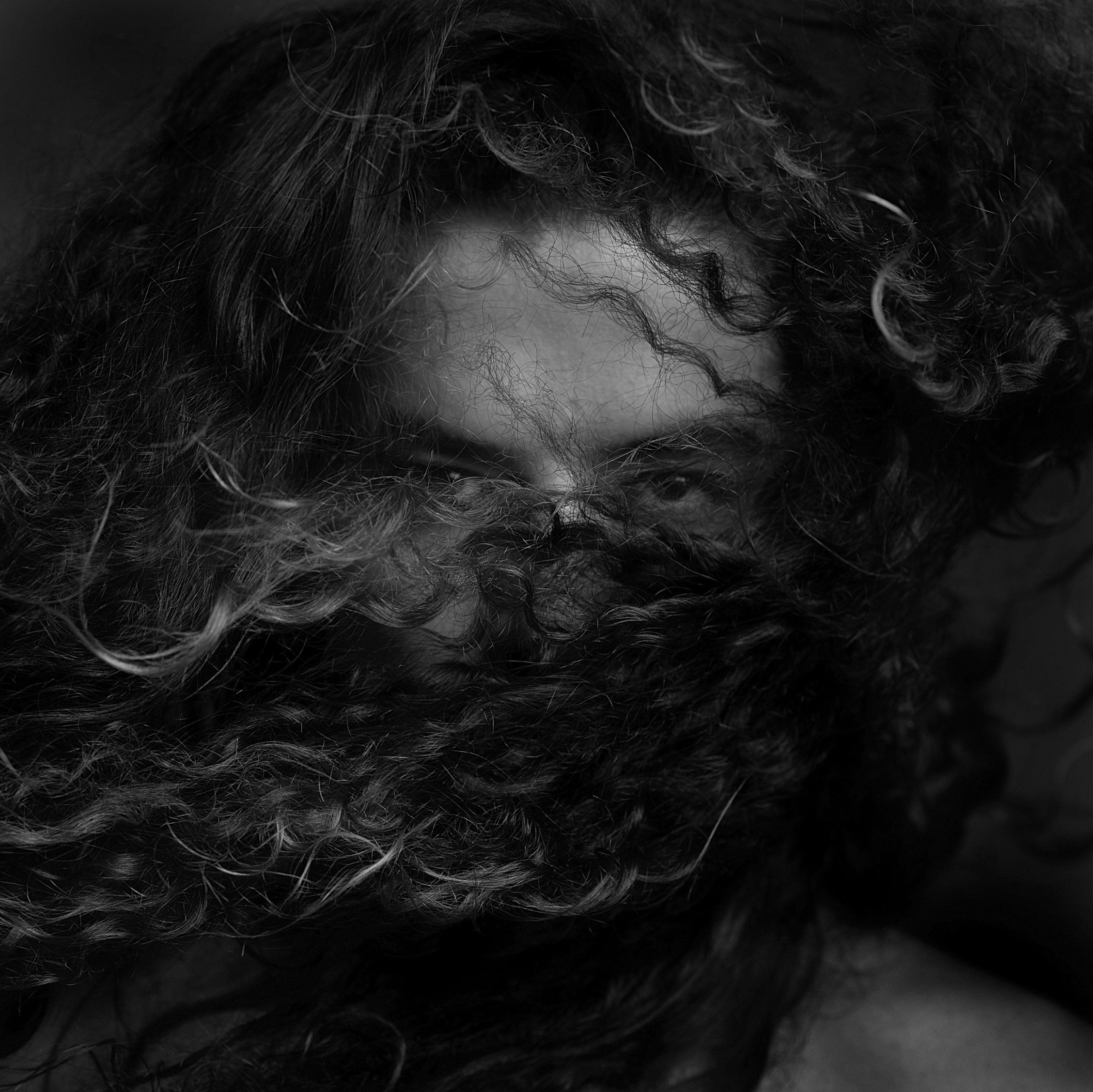 Portraits in studio. Anastasiia Antoniuk portrait, family and couple photographer, Portugal