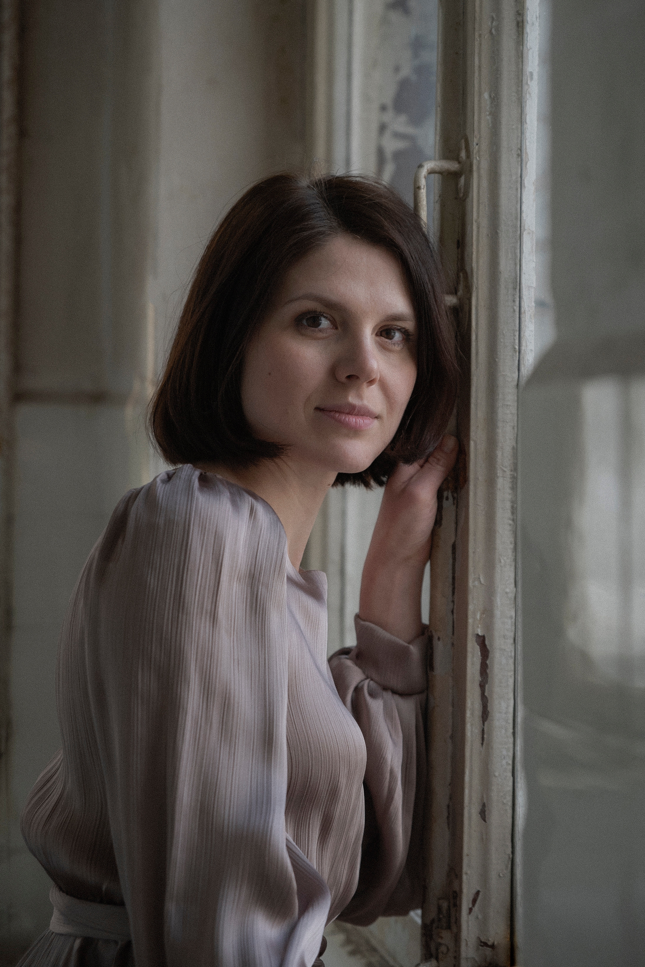 Portraits in studio. Anastasiia Antoniuk portrait, family and couple photographer, Portugal