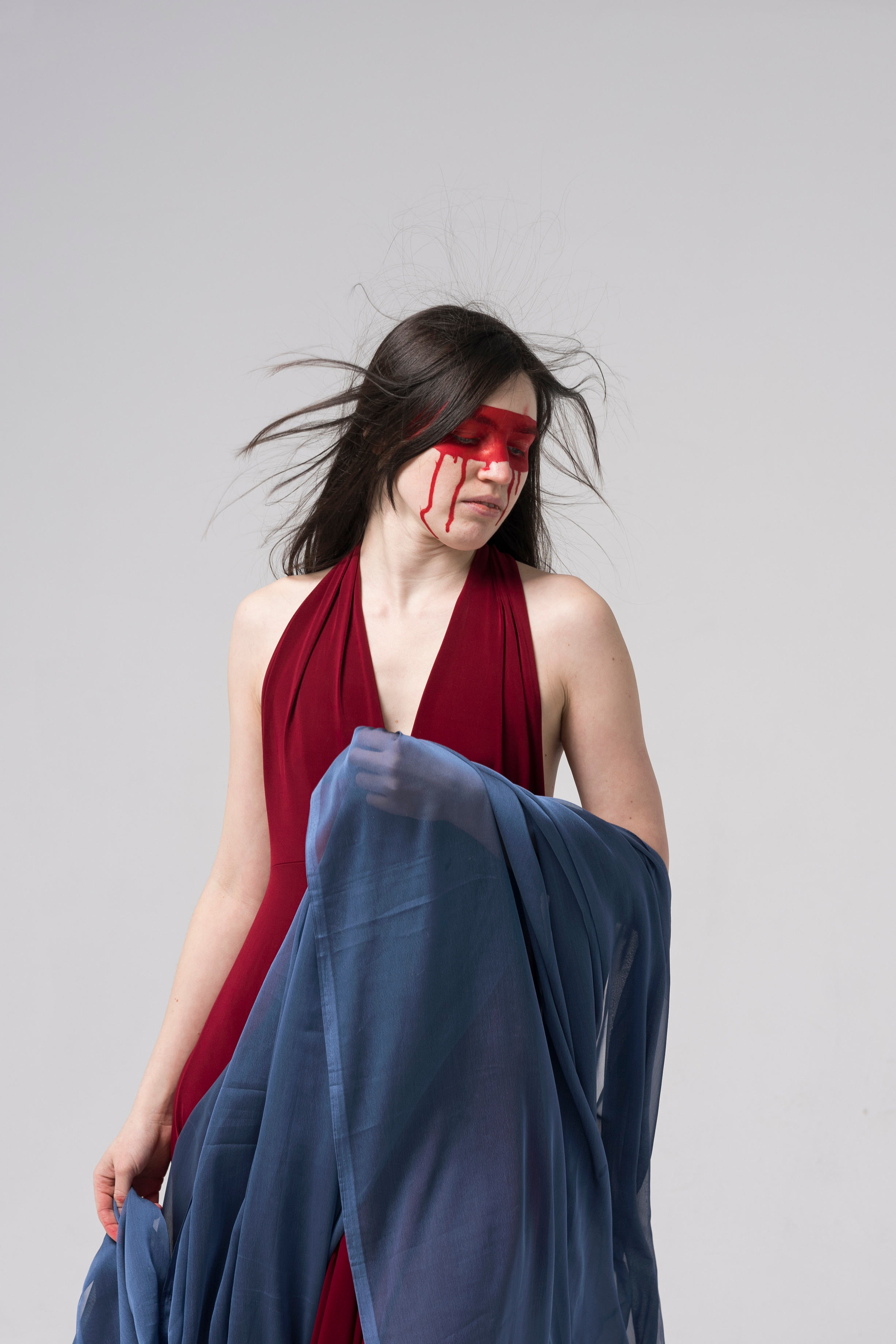 RED MASK. Anastasiia Antoniuk portrait, family and couple photographer, Portugal