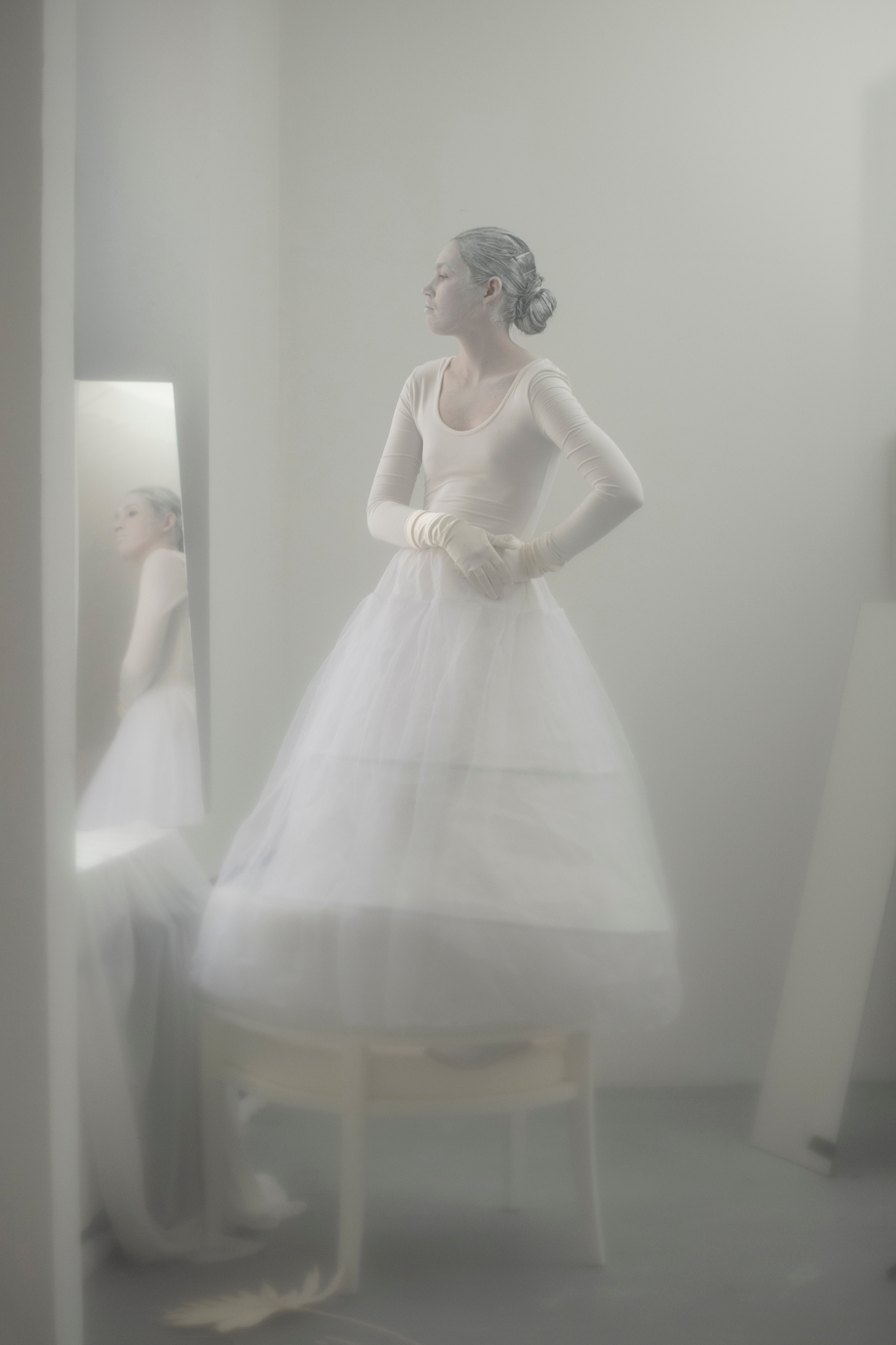 WHITE MASK. Anastasiia Antoniuk portrait, family and couple photographer, Portugal