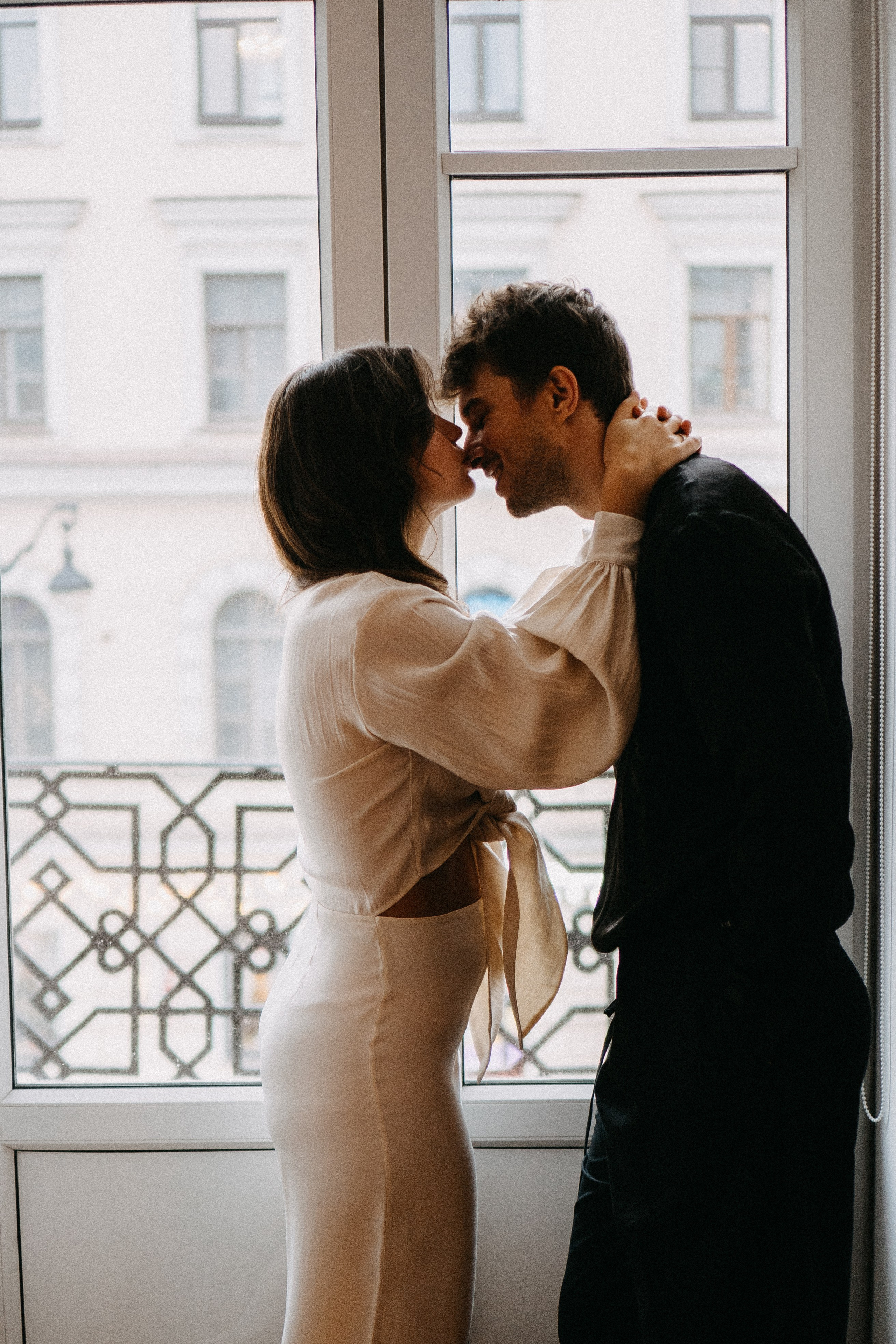 СБОРЫ ЖЕНИХА И НЕВЕСТЫ В УЮТНОЙ КВАРТИРЕ В ЦЕНТРЕ САНТК-ПЕТЕРБУРГА. Профессиональный фотограф, Санкт-Петербург — Виктория Богомолова