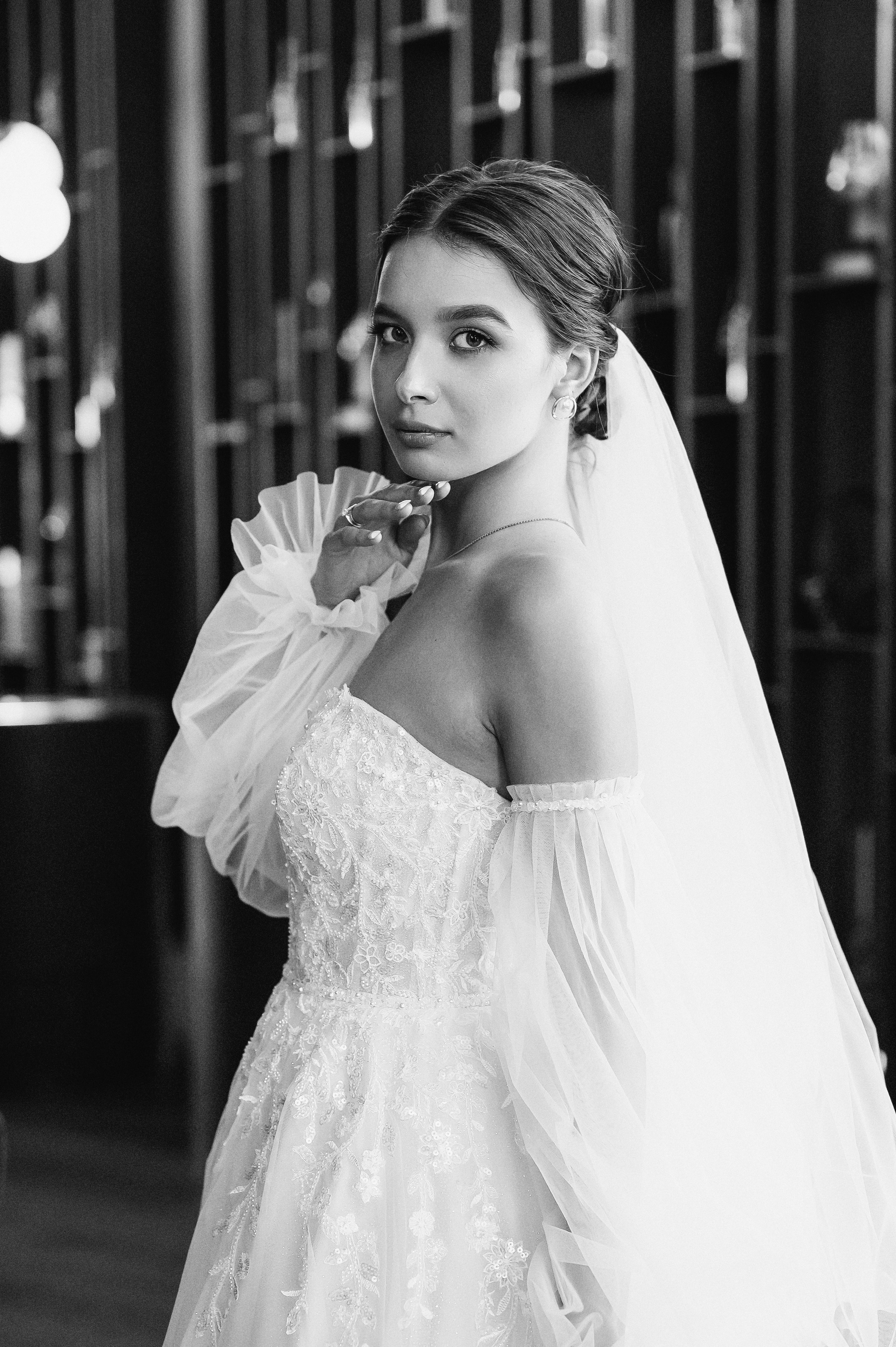 Свадебное утро и прогулка красивой яркой пары. Свадебный и семейный фотограф в Симферополе Дарья Маркова