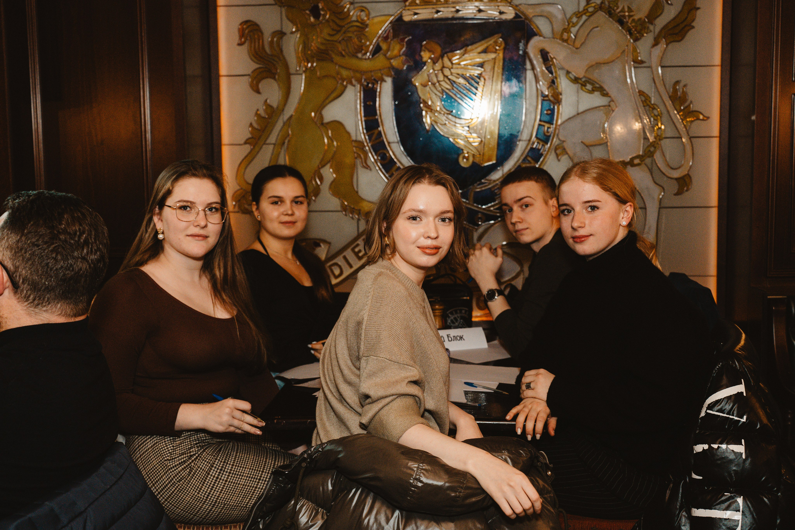 Intellectual games. Я занимаюсь событийной, свадебной, товарной, студийной… фотографией