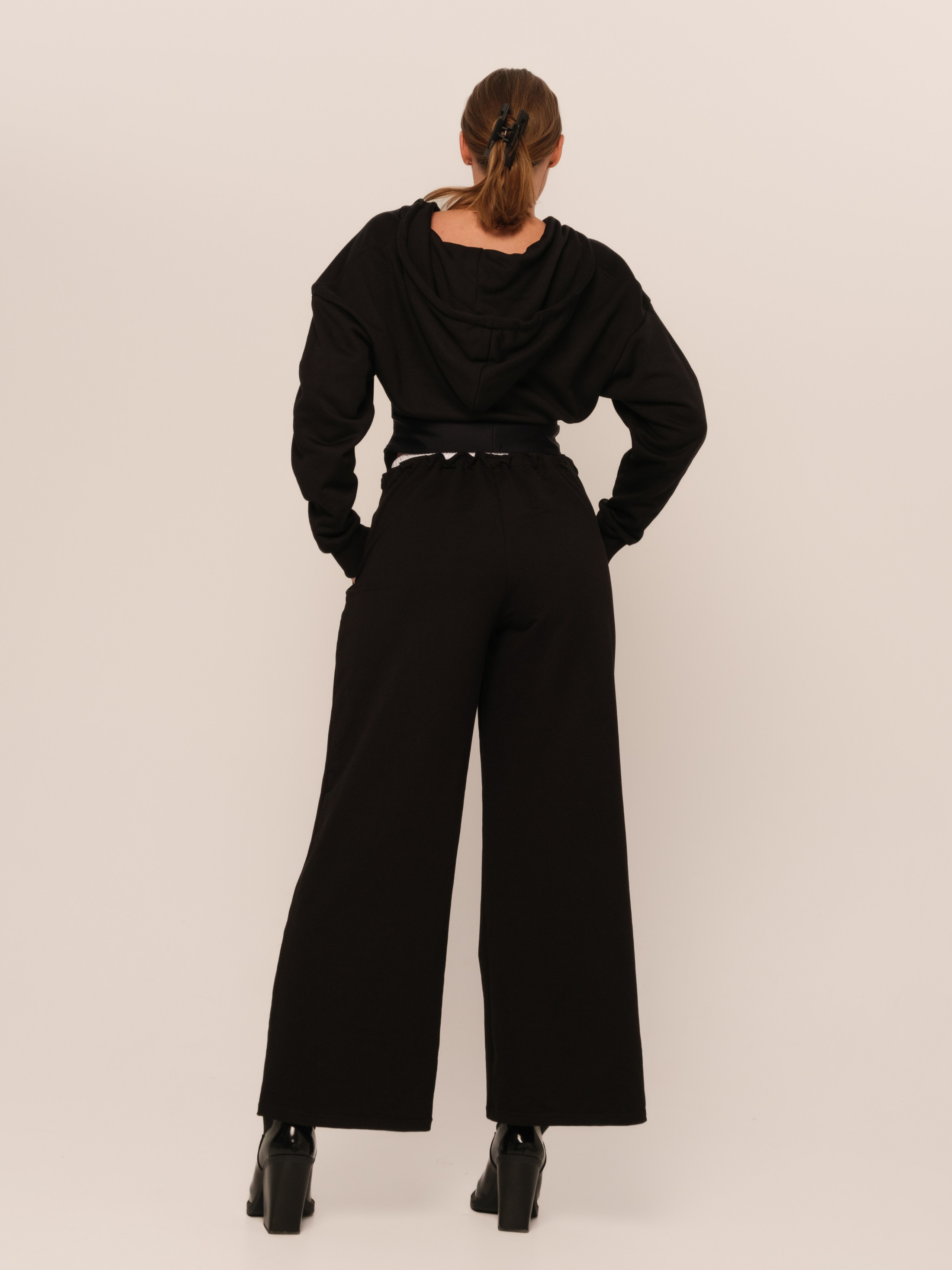 ZHAKOVA BRAND каталог. Мари — фотограф и видеограф из Москвы