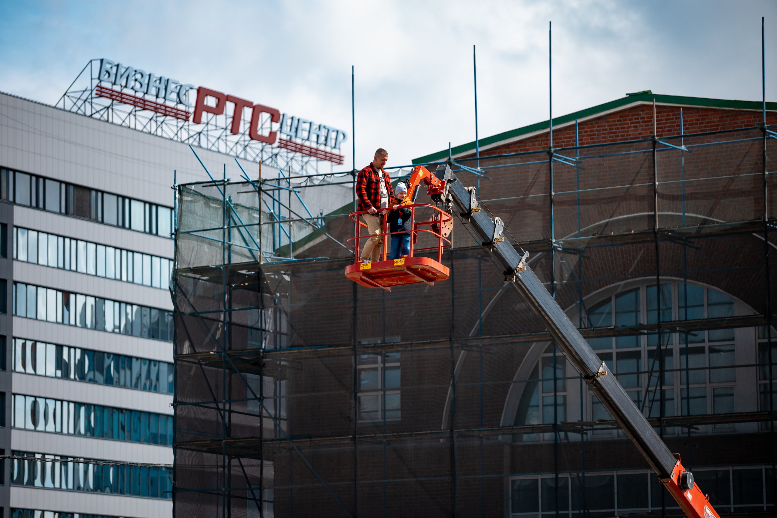 Круг победы, 10 мая 2025. Марк Шишкин — репортажный фотограф в Воронеже и России