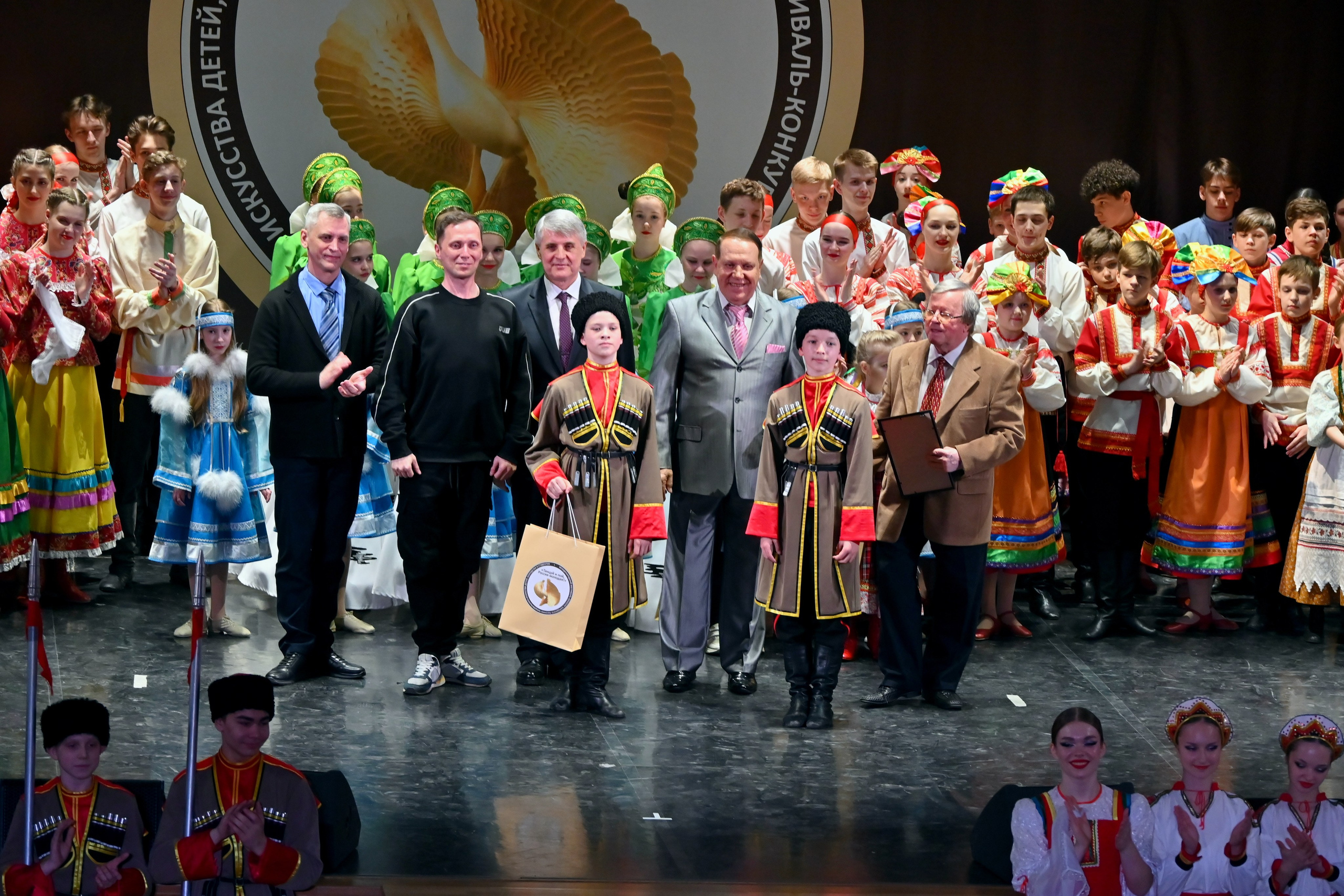 Гала-концерт. Танцуй и пой, Россия Молодая! 22.04.2024. Профессиональный фотограф в Москве Алёна Котова