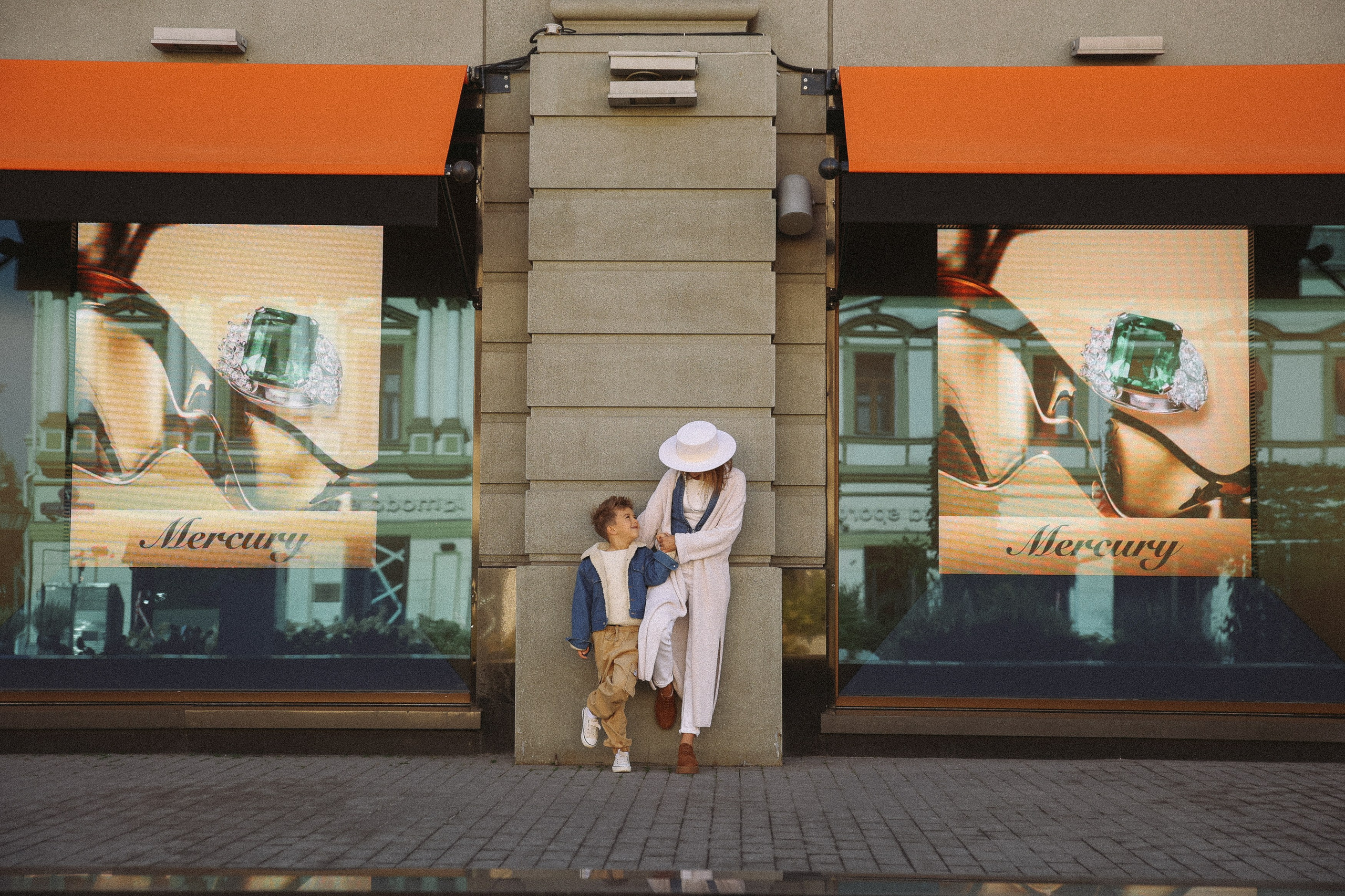 Семейная фотосессия прогулочная фотосессия в Москве. Фотограф Владимир Москва