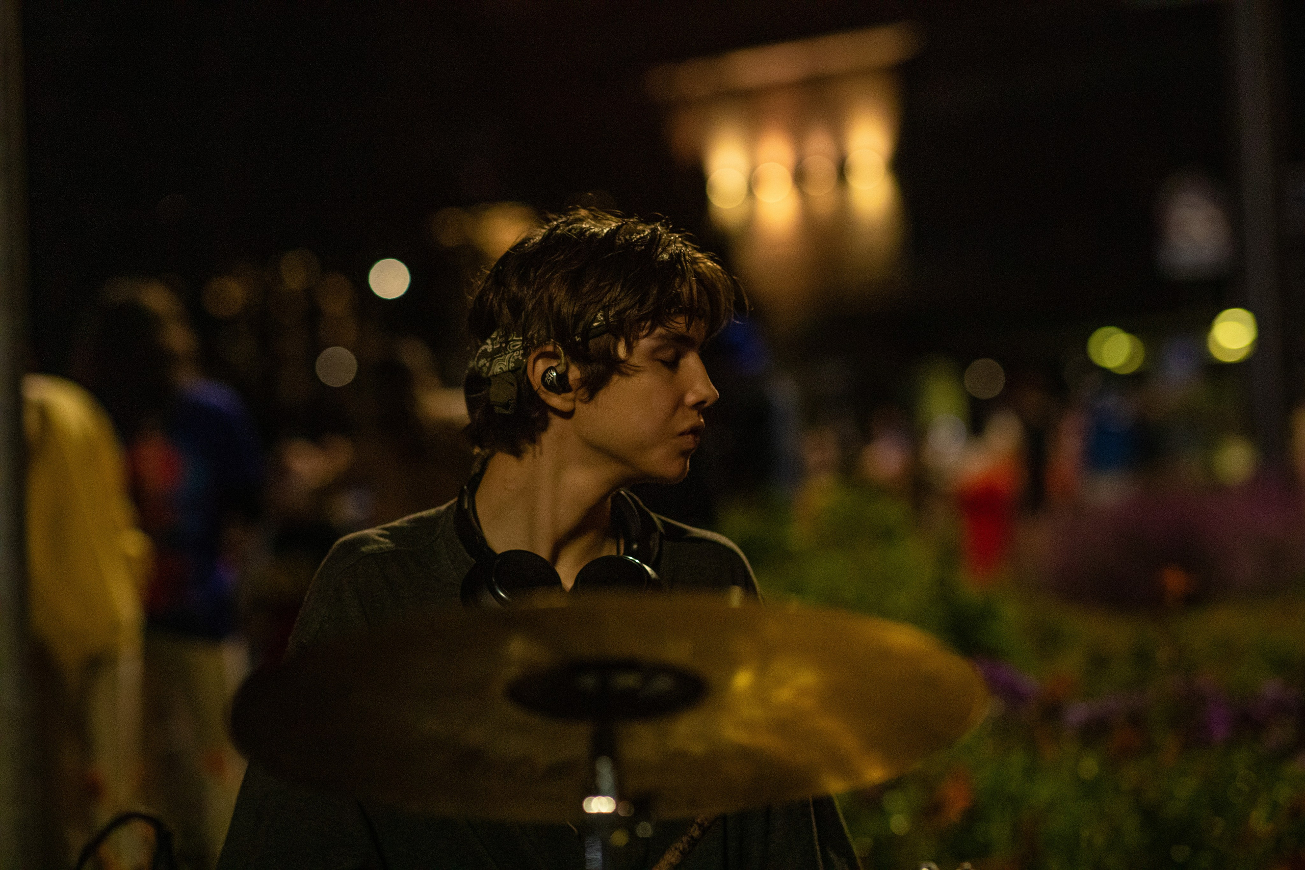 Ночной забег в ленте фотографий бегунов 03.08.24. Фотограф Сергей Ловкий