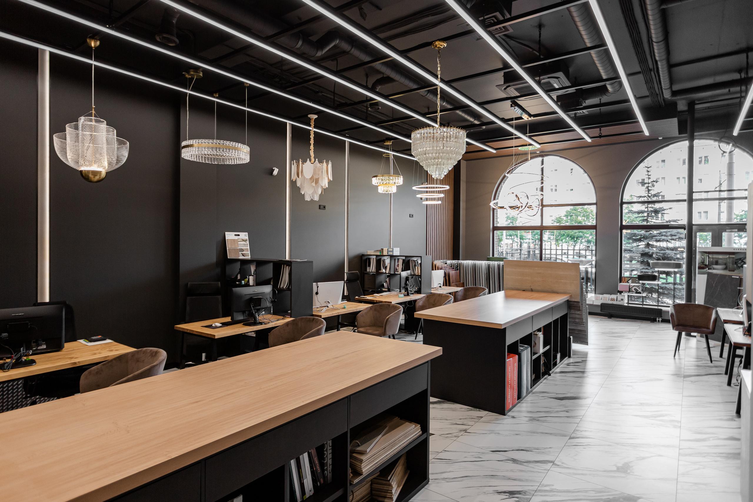 Салон От Пола До Потолка. Фотограф Ереван Андрей Кукушкин