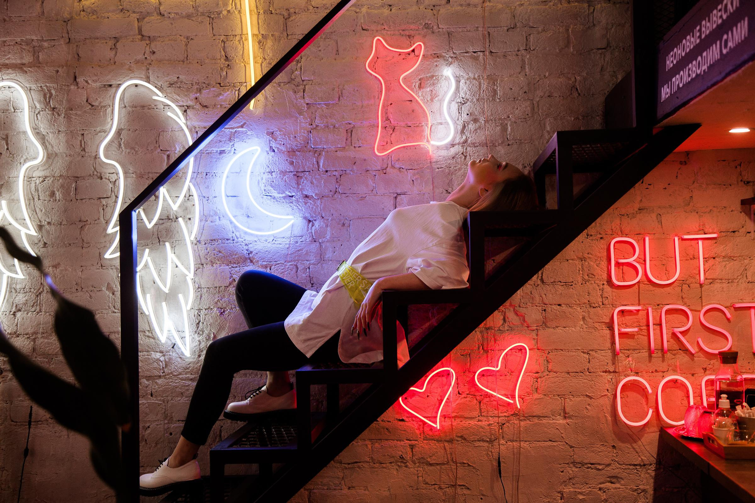 Неон. Фотограф Ереван Андрей Кукушкин