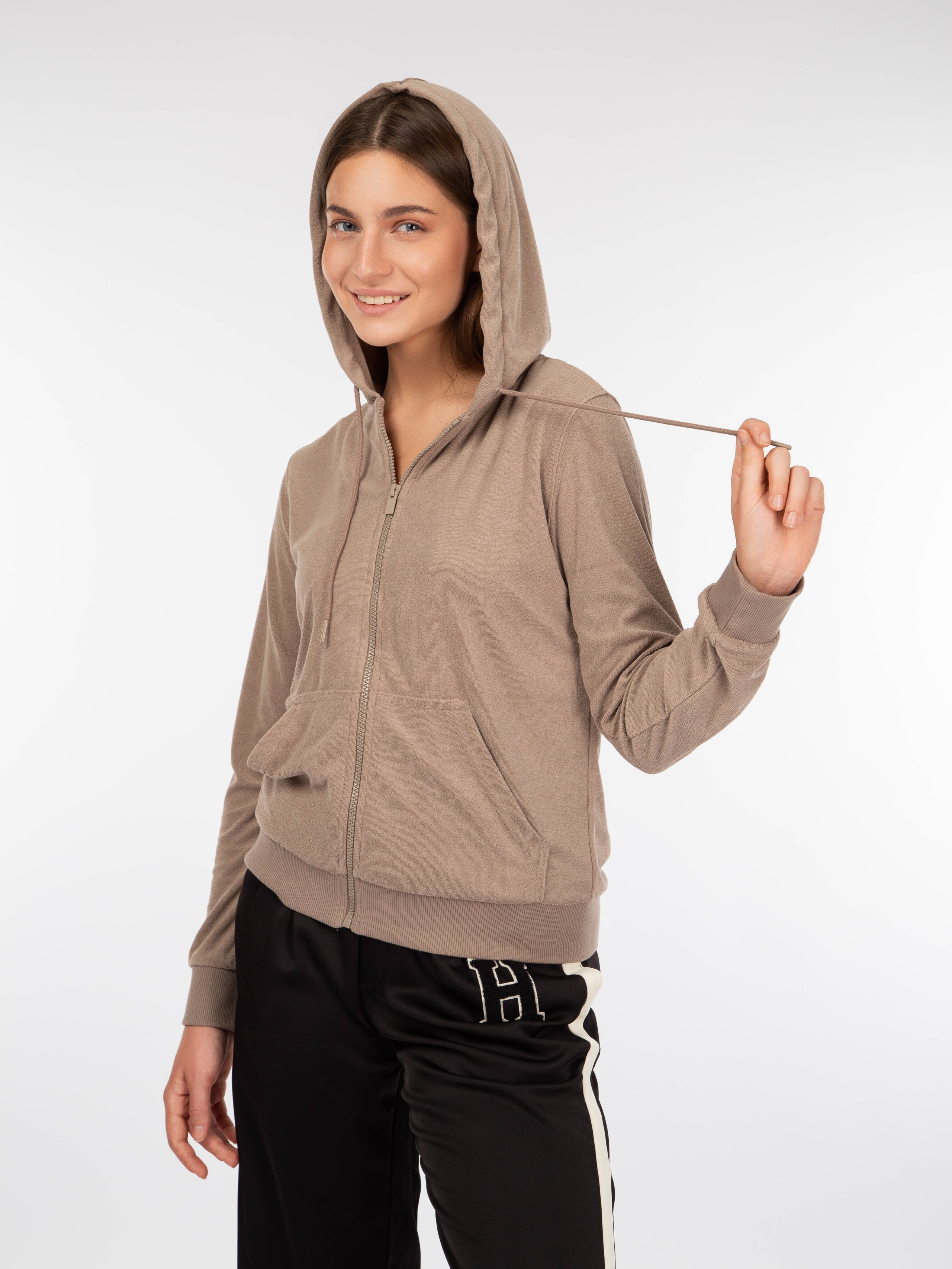 Модельная съемка одежды для брендов в Москве. Фотограф Анна Татаурова | Авторская фотосъемка в Москве