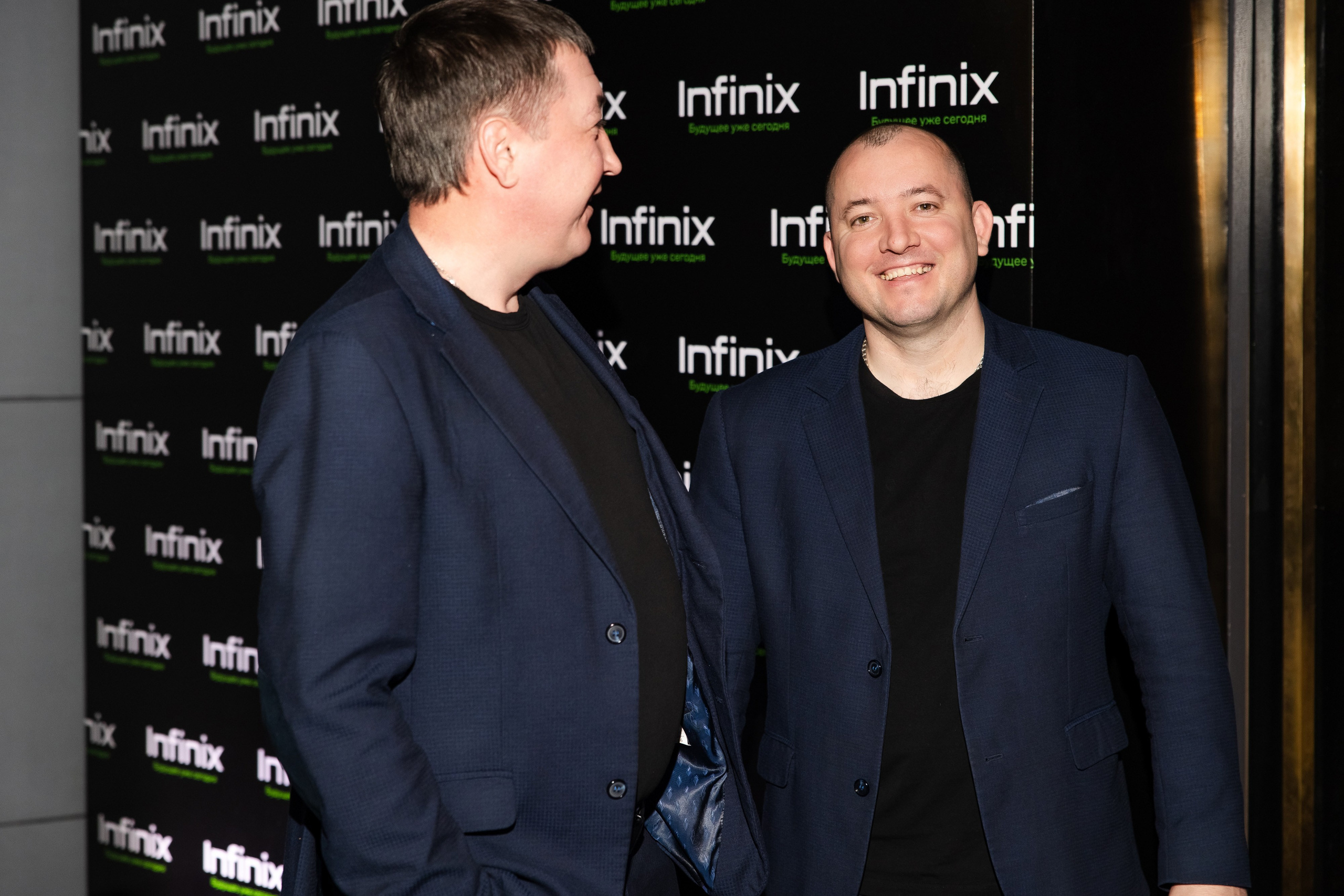 Презентация Infinix. Свадебный репортажный фотограф в Москве