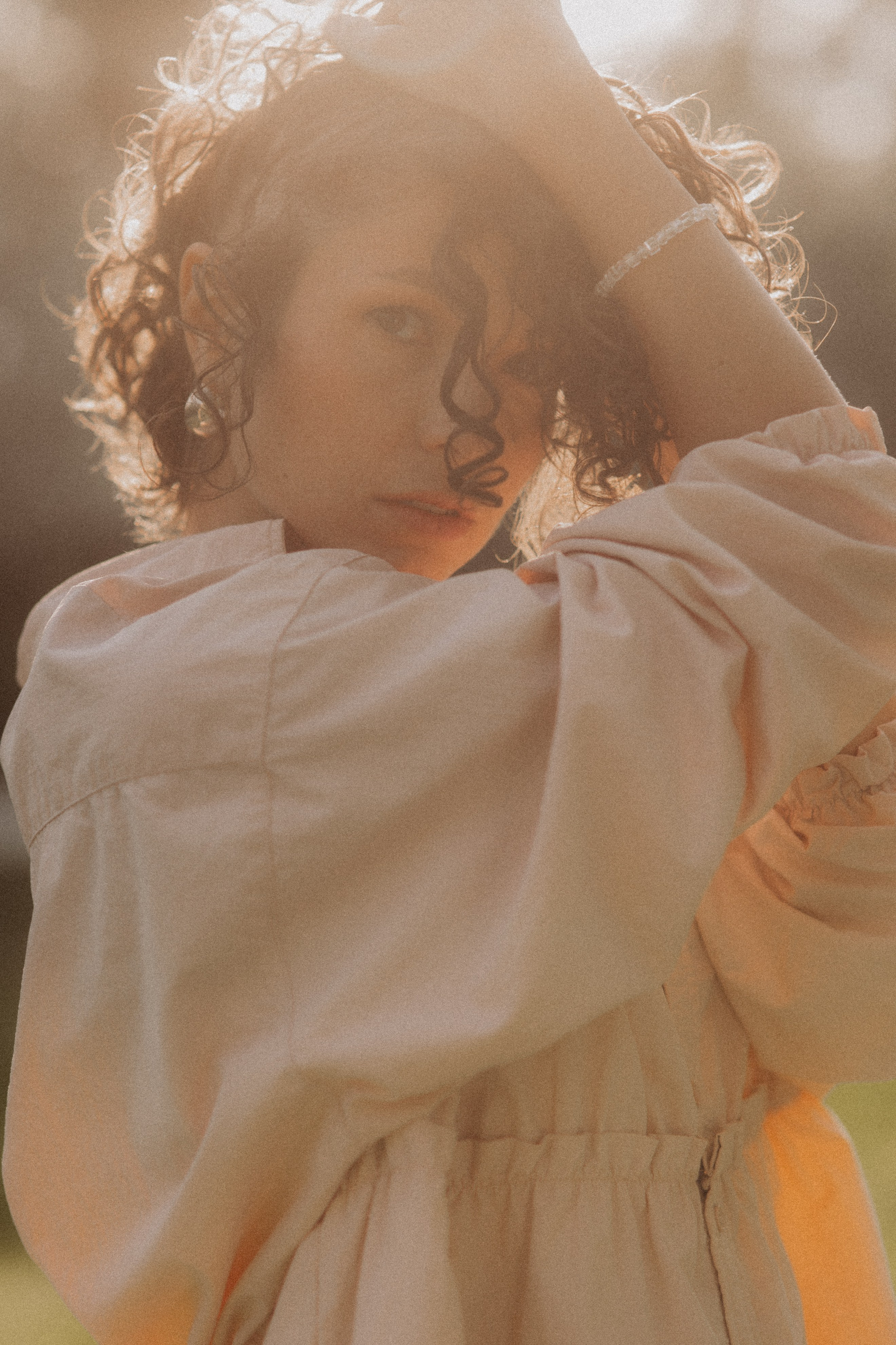 Фотосессия девушки на природе. Свадебный и репортажный фотограф в Ярославле и Санкт-Петербурге Роман Микрюков