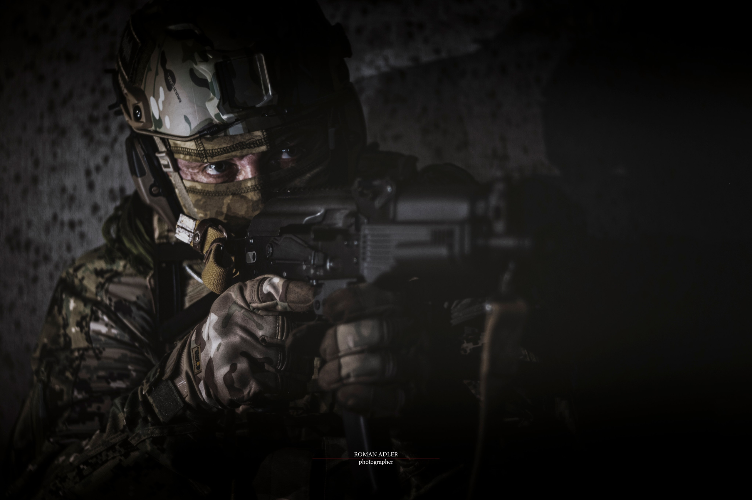 Авторская серия «Есть такая профессия!». Фотограф Роман Адлер