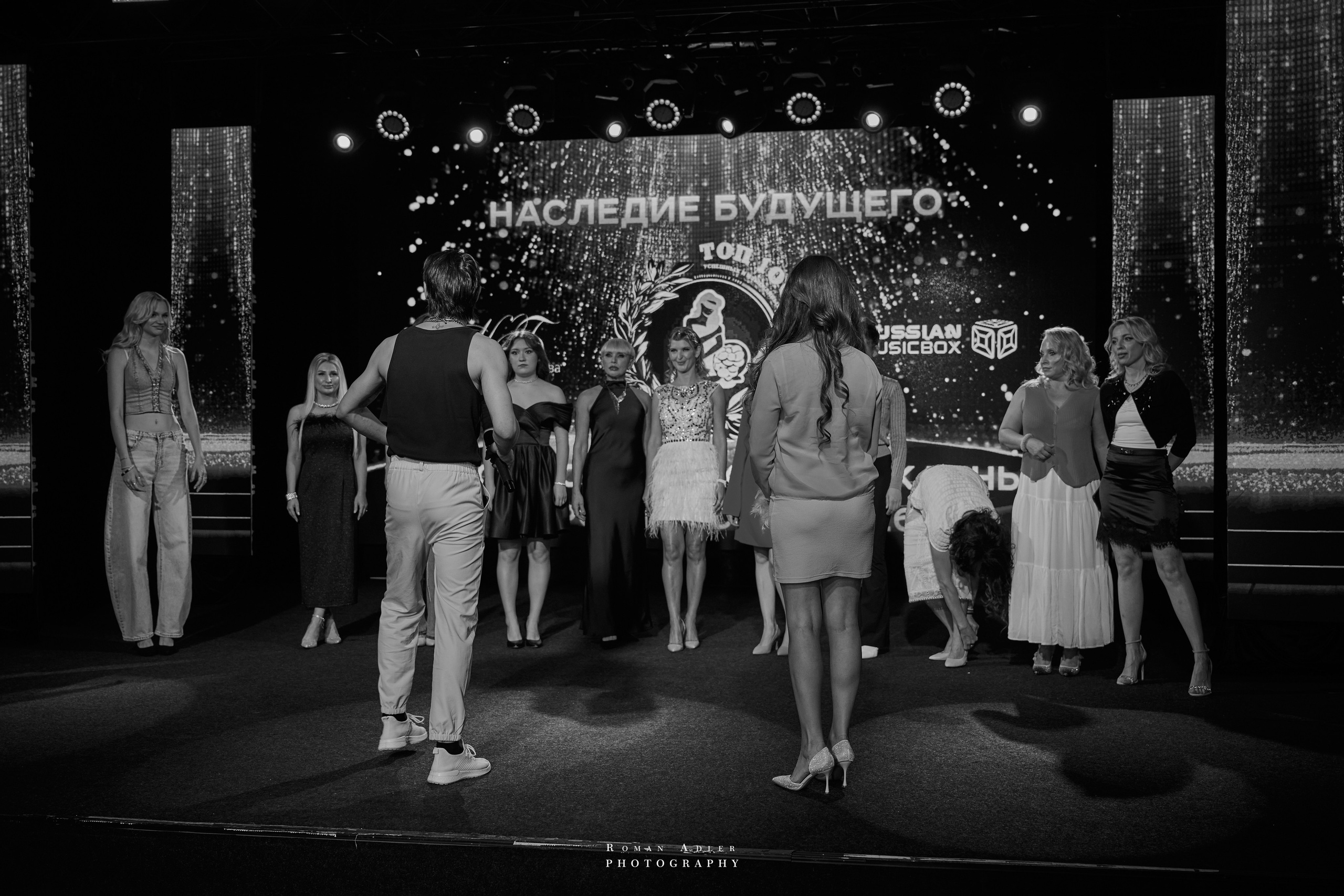 Бэкстейдж подготовки шоу Андрея Вишневского. Photographer Roman Adler