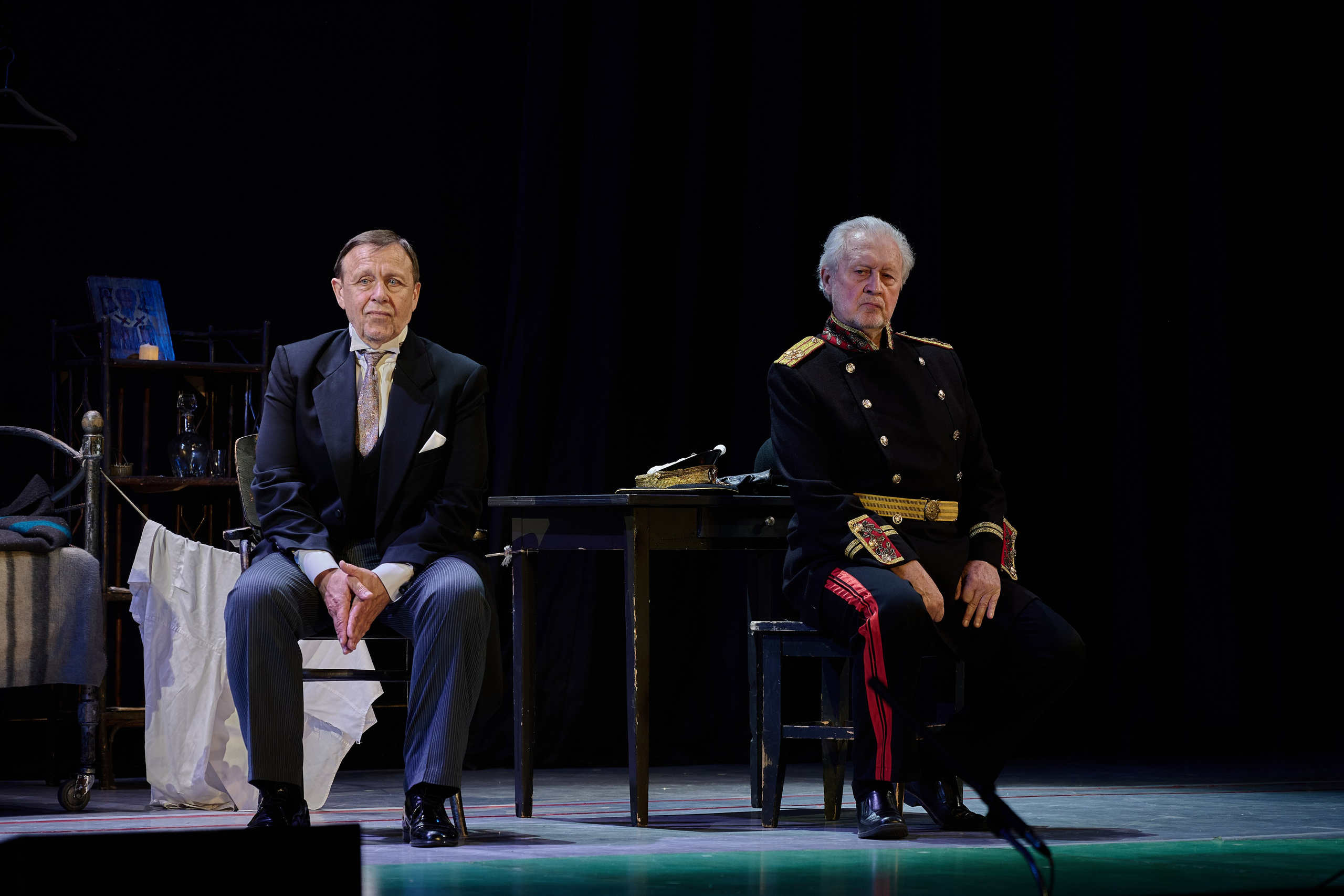 Спектакль «Товарищ». Фотограф Роман Адлер