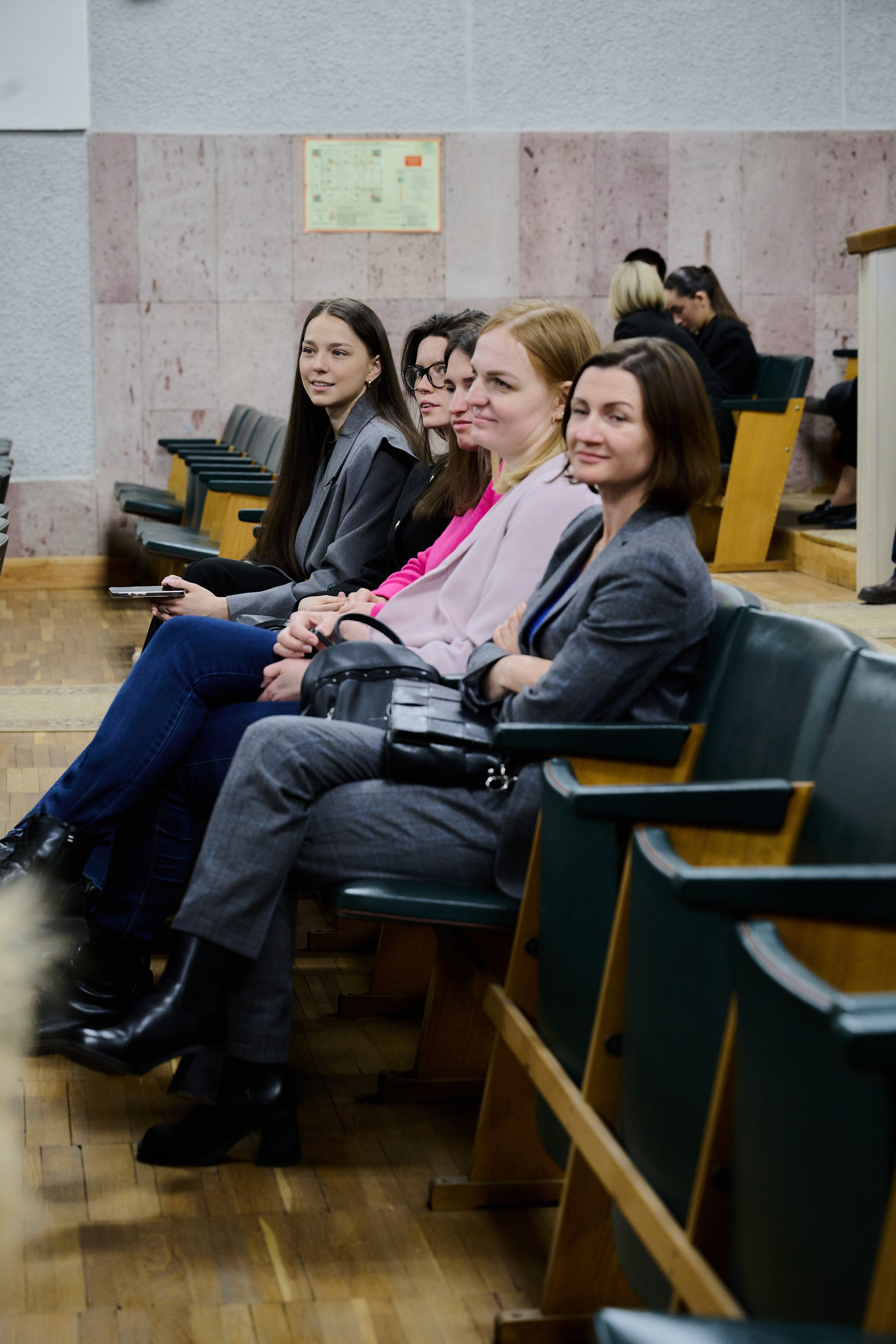 Фотовыставка «Территории» в Росгеолфонде. Фотограф Роман Адлер