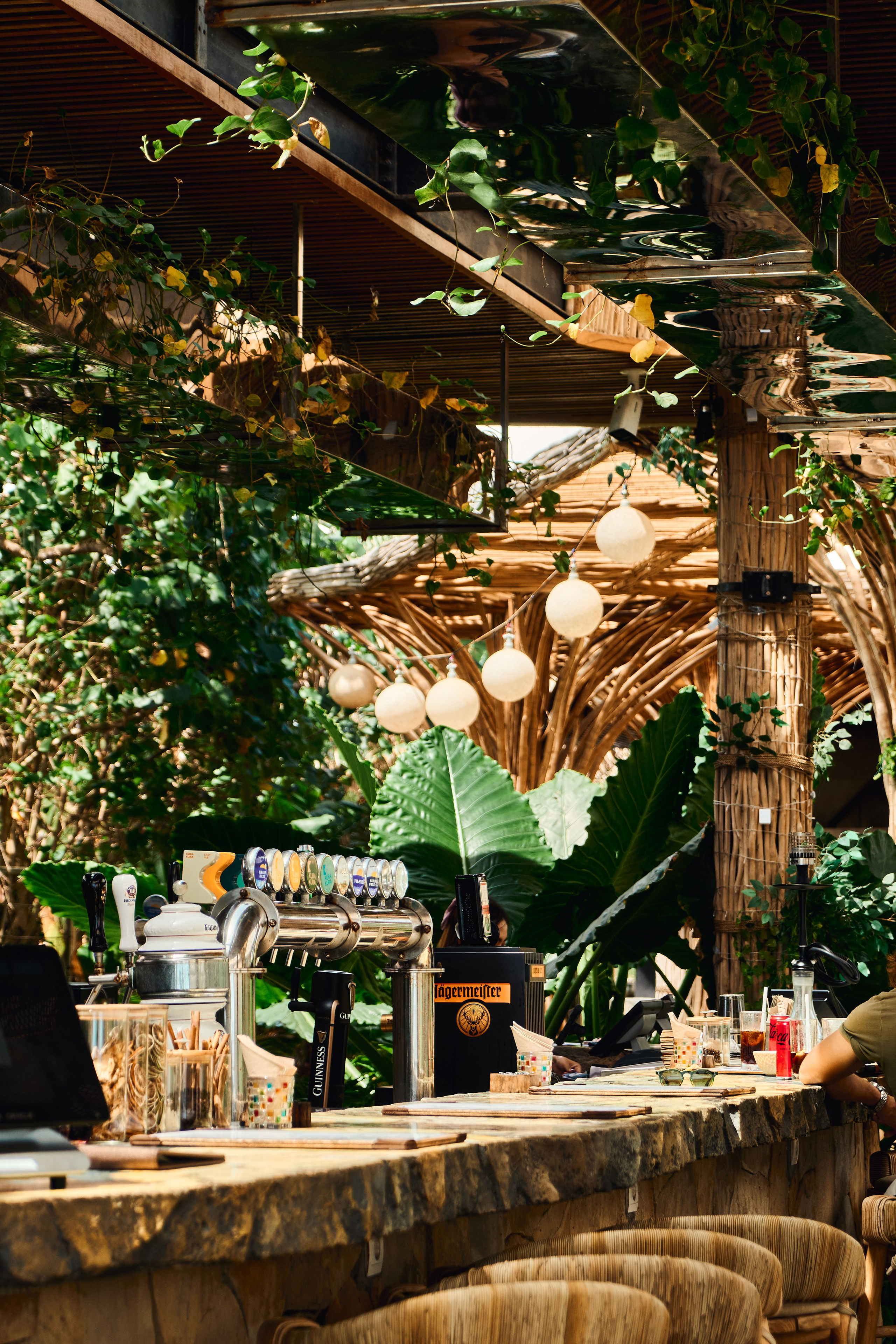 NuanuResort. See the moment and catche. commercial and reportage