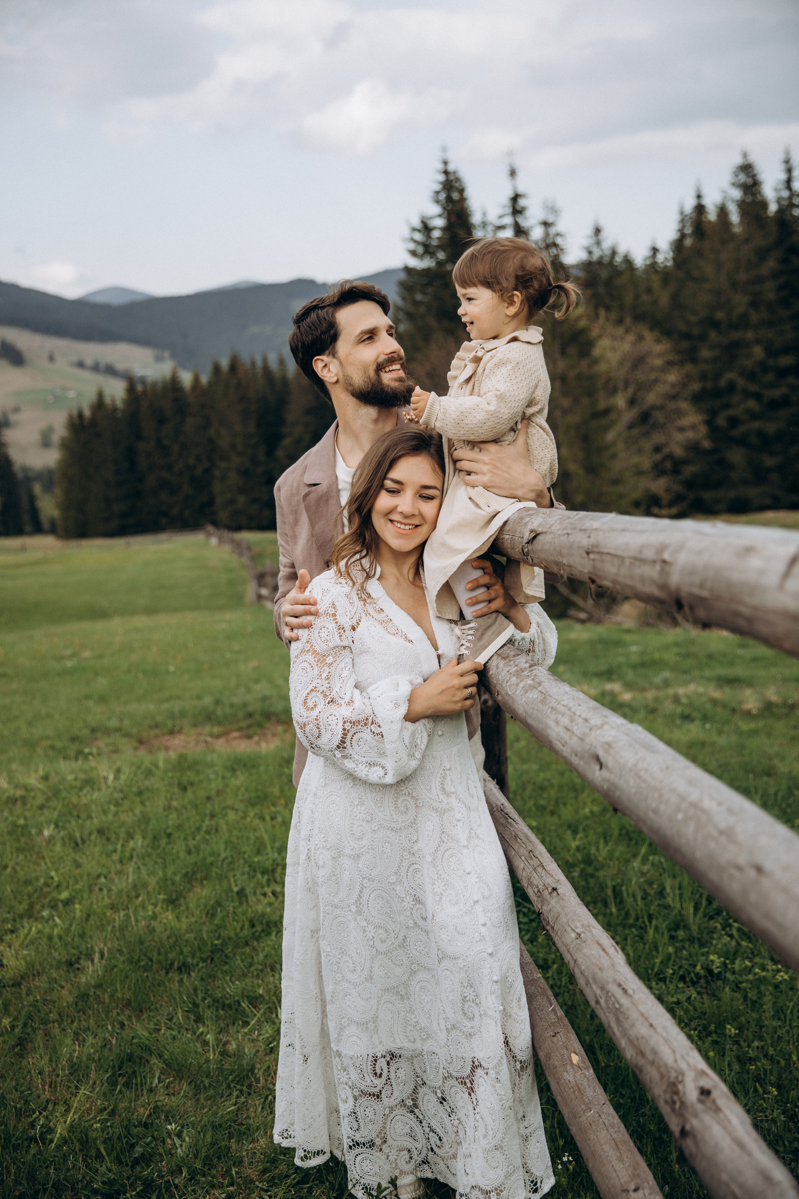 Карпаты. Никита, Флора и Аня. Семейный фотограф Оля Гладченко