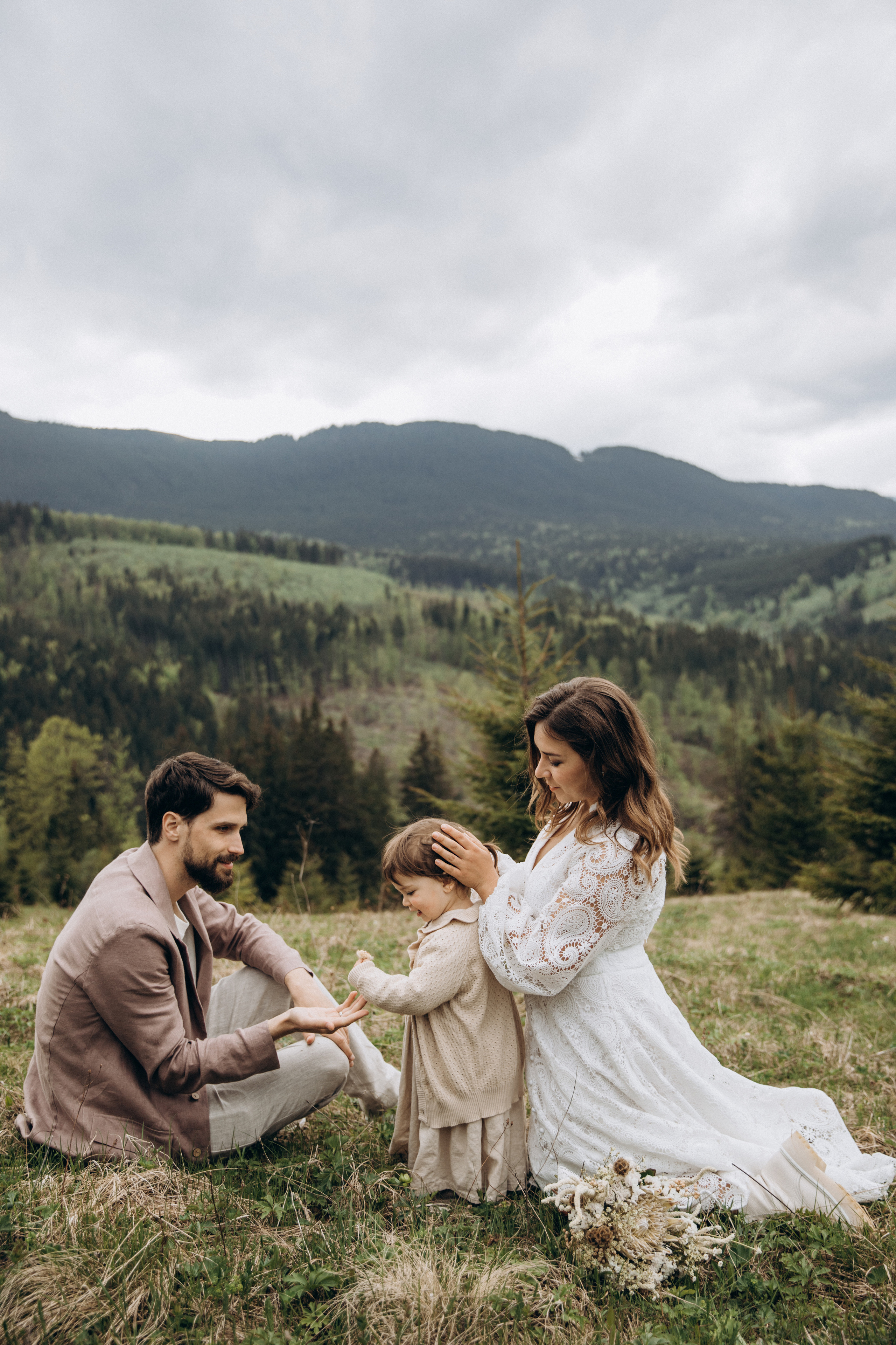 Карпаты. Никита, Флора и Аня. Семейный фотограф Оля Гладченко