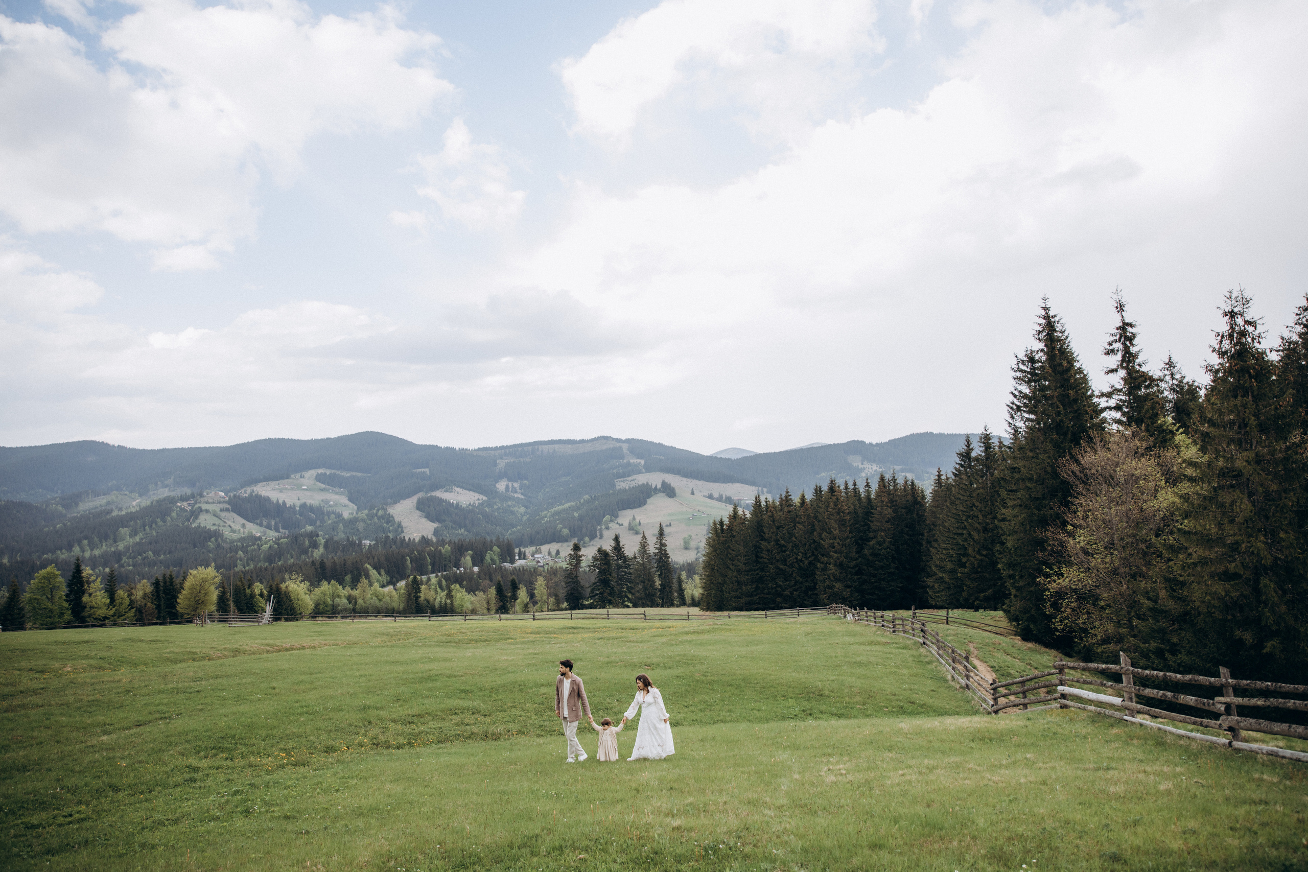 Карпаты. Никита, Флора и Аня. Семейный фотограф Оля Гладченко