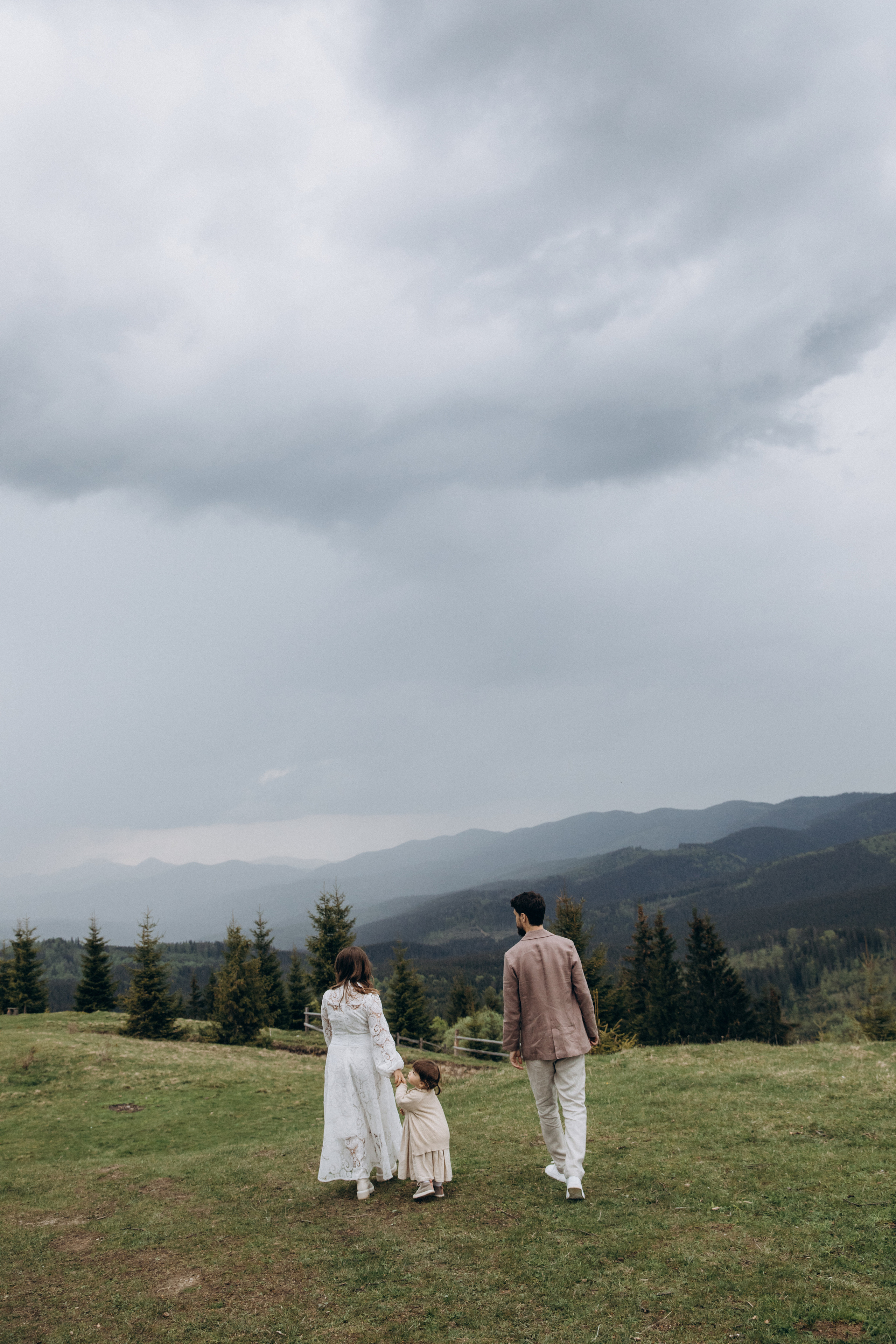 Карпаты. Никита, Флора и Аня. Семейный фотограф Оля Гладченко
