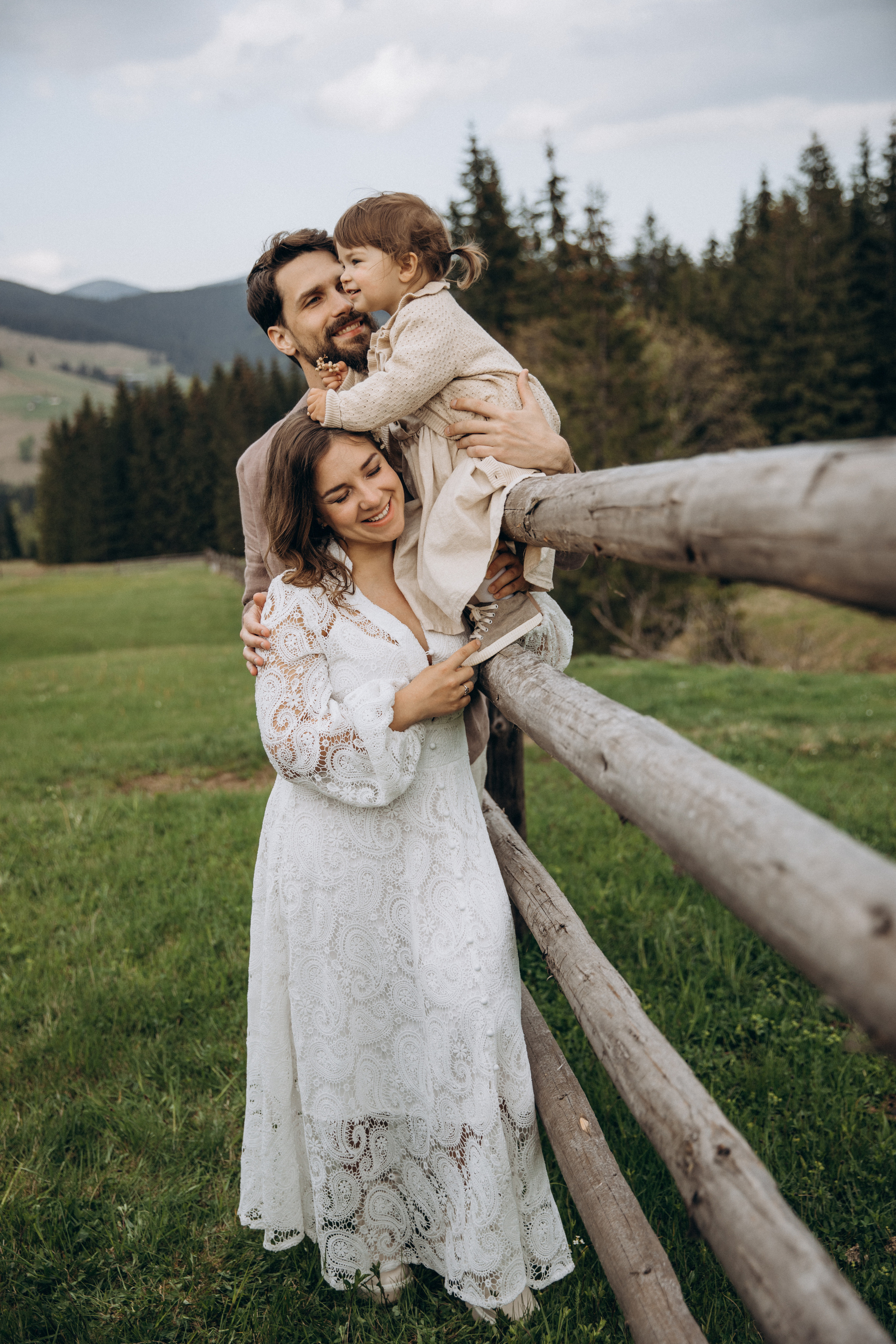 Карпаты. Никита, Флора и Аня. Семейный фотограф Оля Гладченко