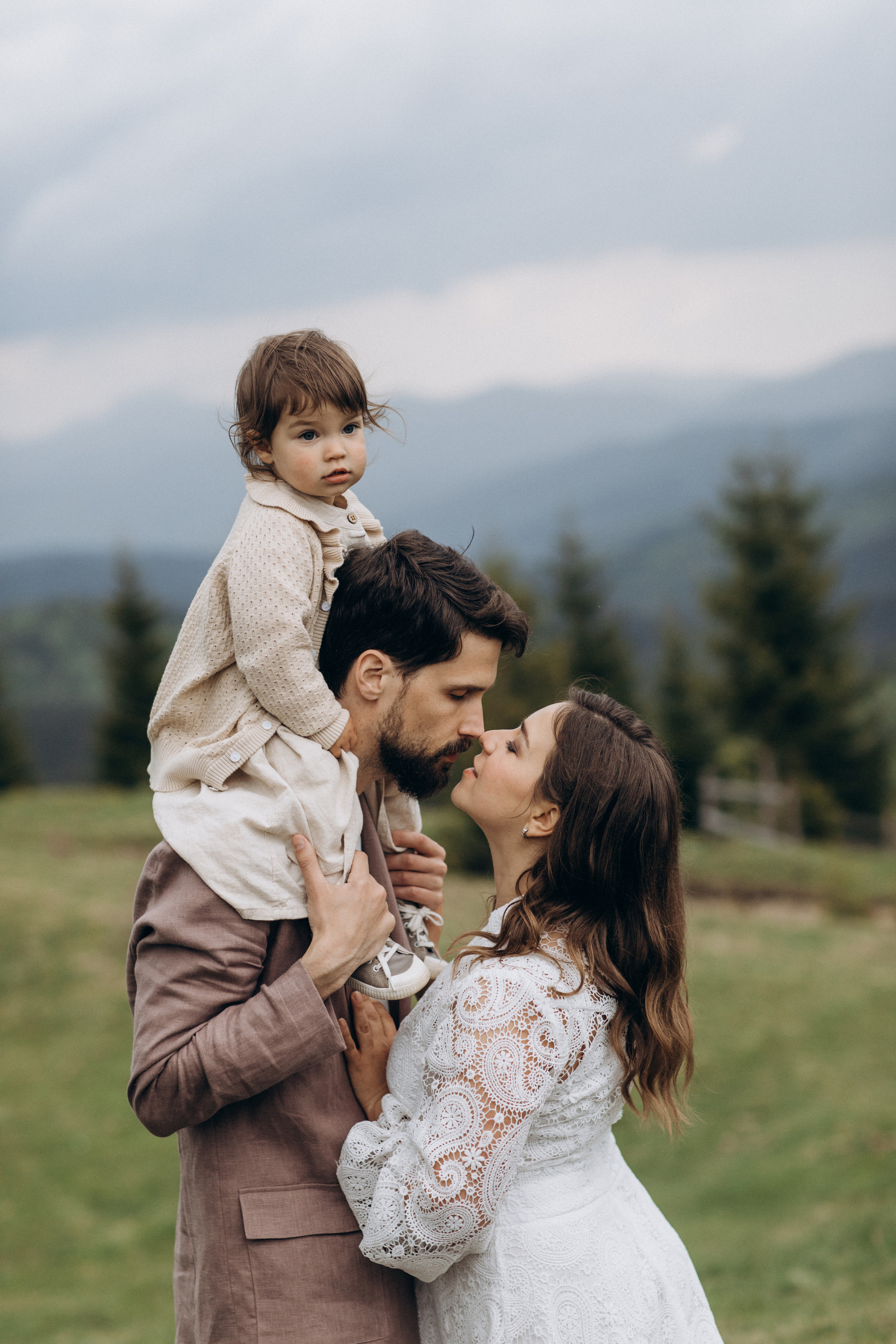 Карпаты. Никита, Флора и Аня. Семейный фотограф Оля Гладченко