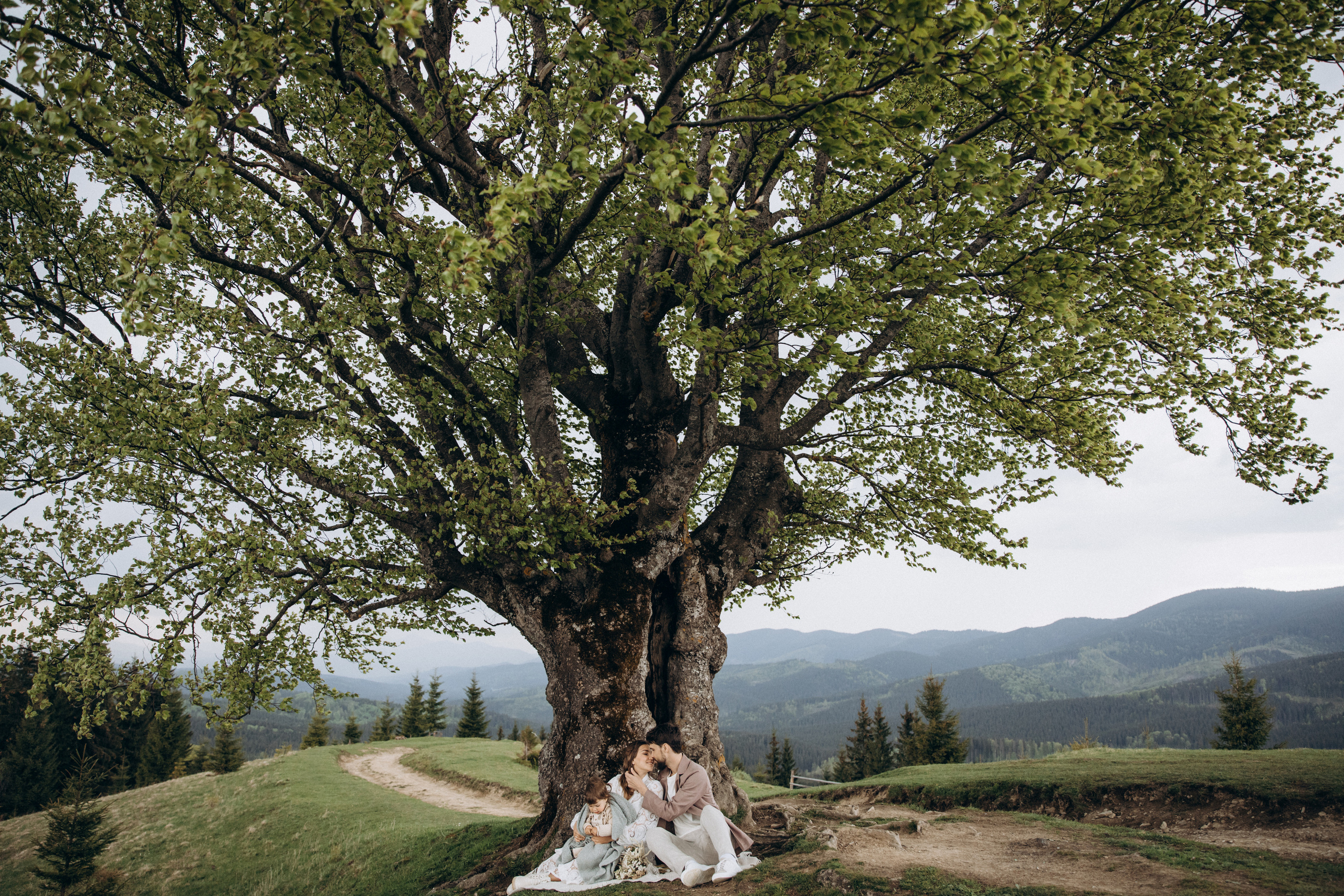 Карпаты. Никита, Флора и Аня. Семейный фотограф Оля Гладченко