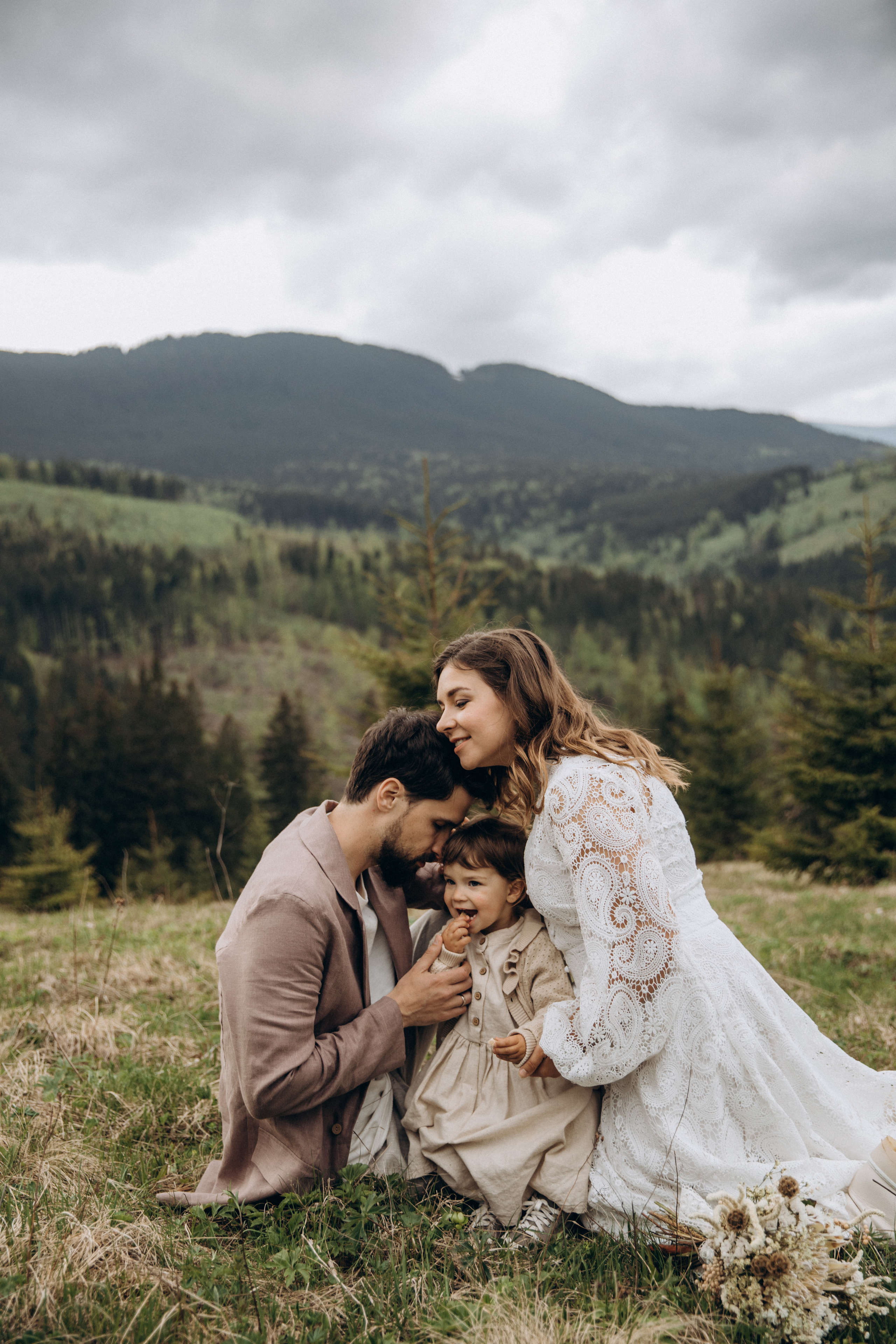 Карпаты. Никита, Флора и Аня. Семейный фотограф Оля Гладченко