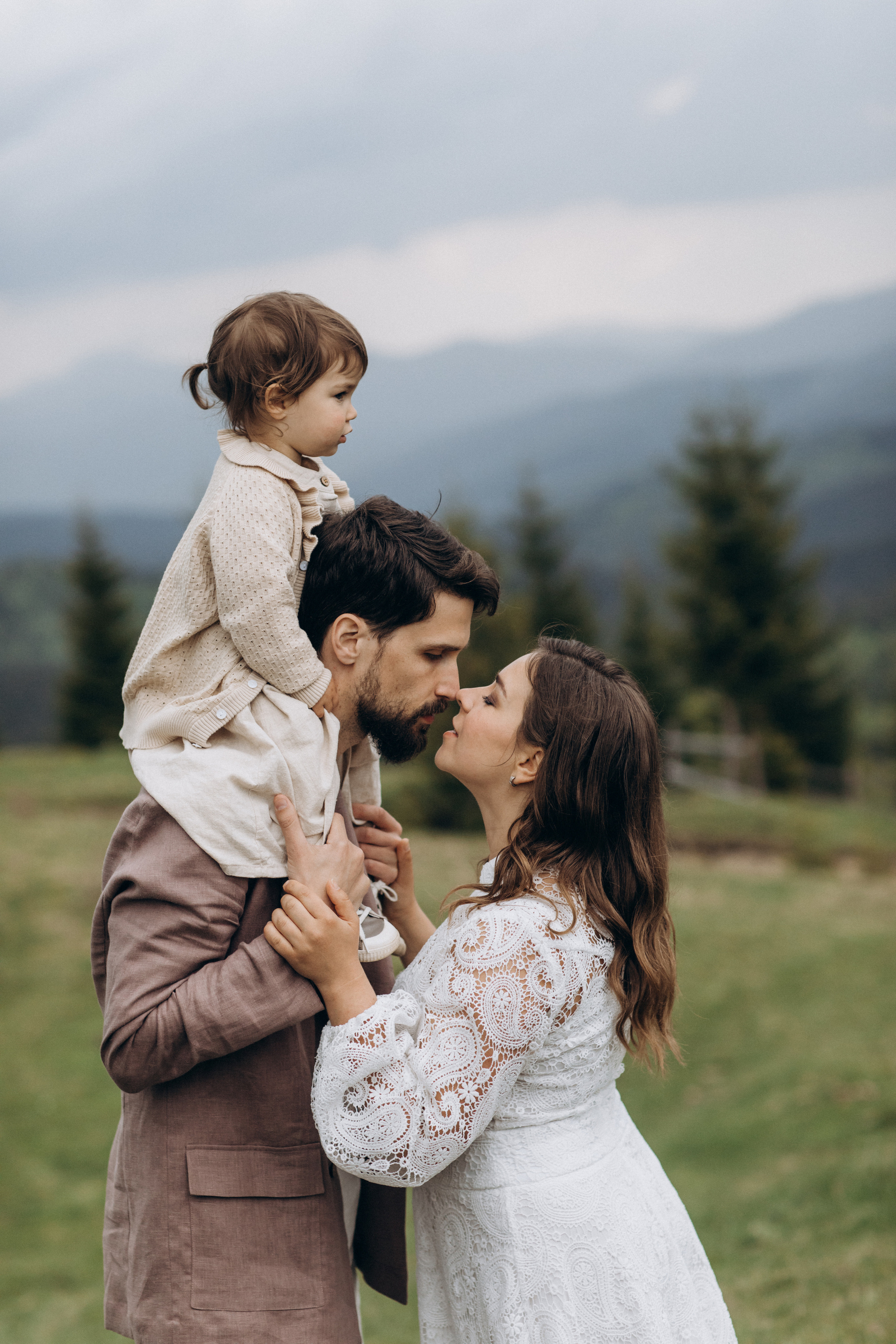 Карпаты. Никита, Флора и Аня. Семейный фотограф Оля Гладченко
