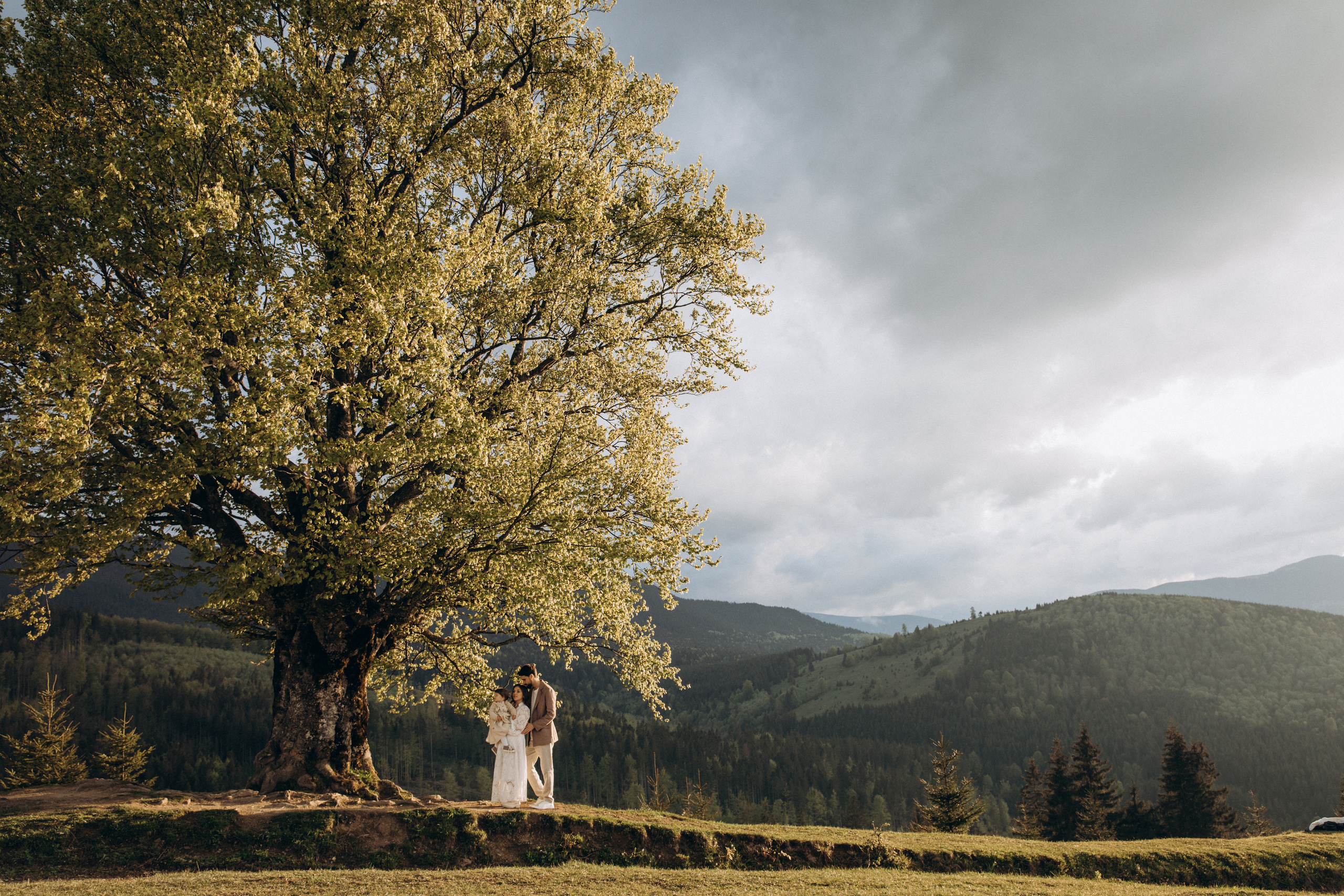 Карпаты. Никита, Флора и Аня. Семейный фотограф Оля Гладченко