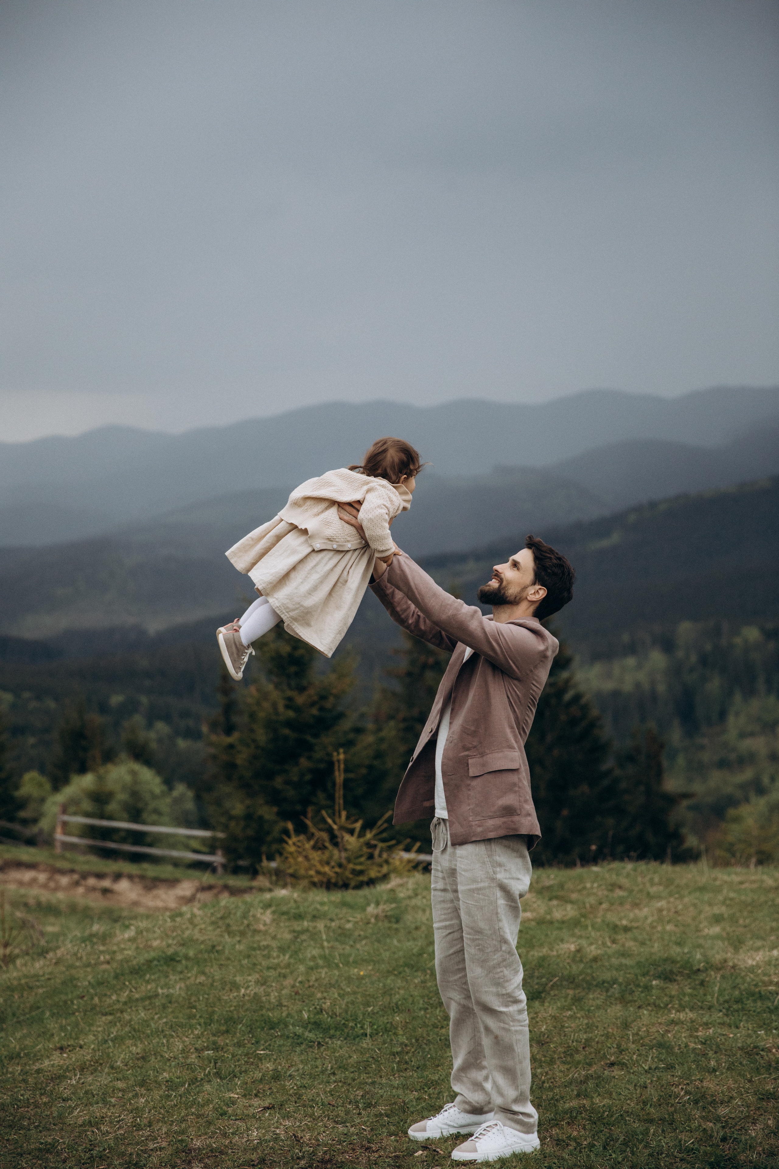 Карпаты. Никита, Флора и Аня. Семейный фотограф Оля Гладченко