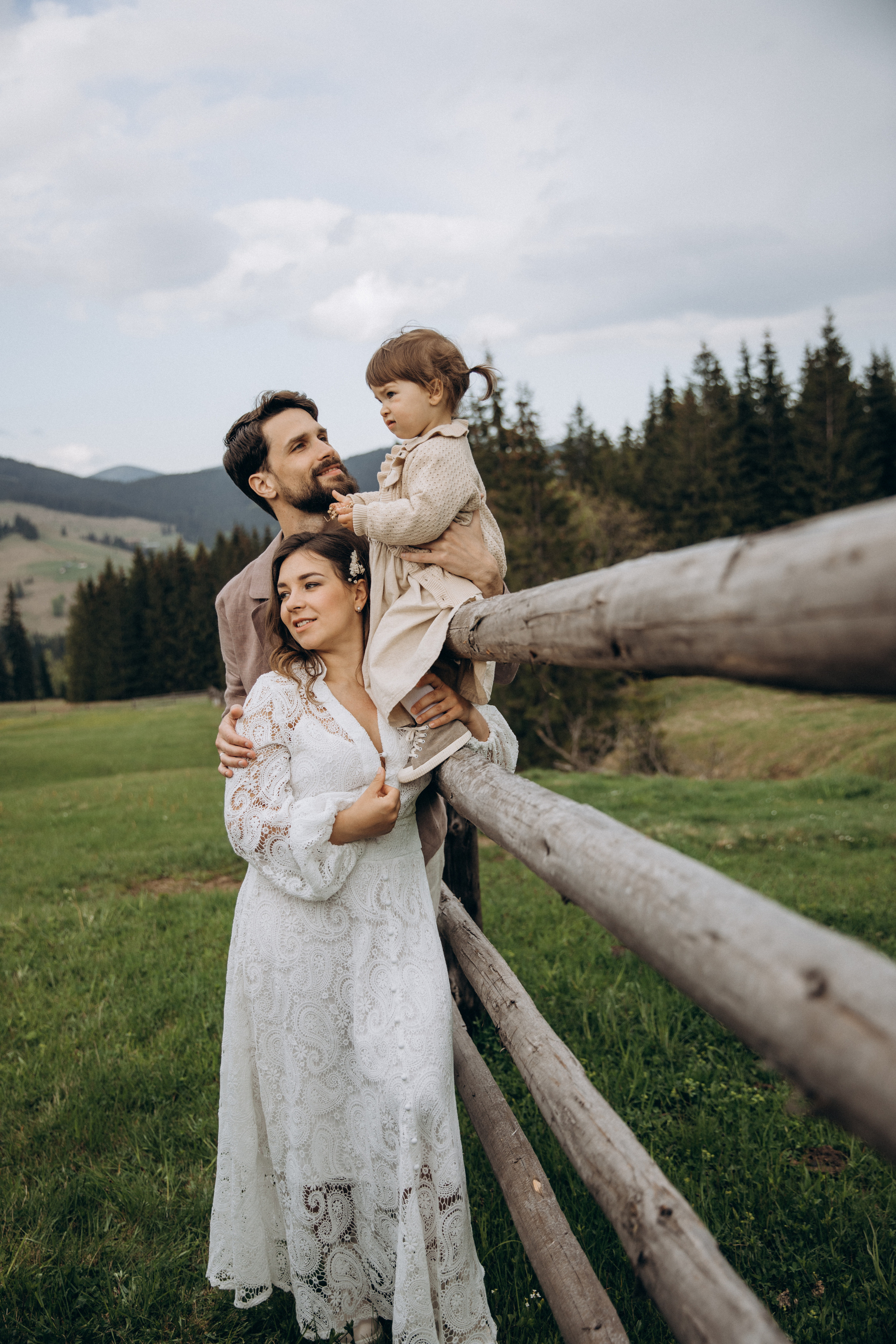 Карпаты. Никита, Флора и Аня. Семейный фотограф Оля Гладченко