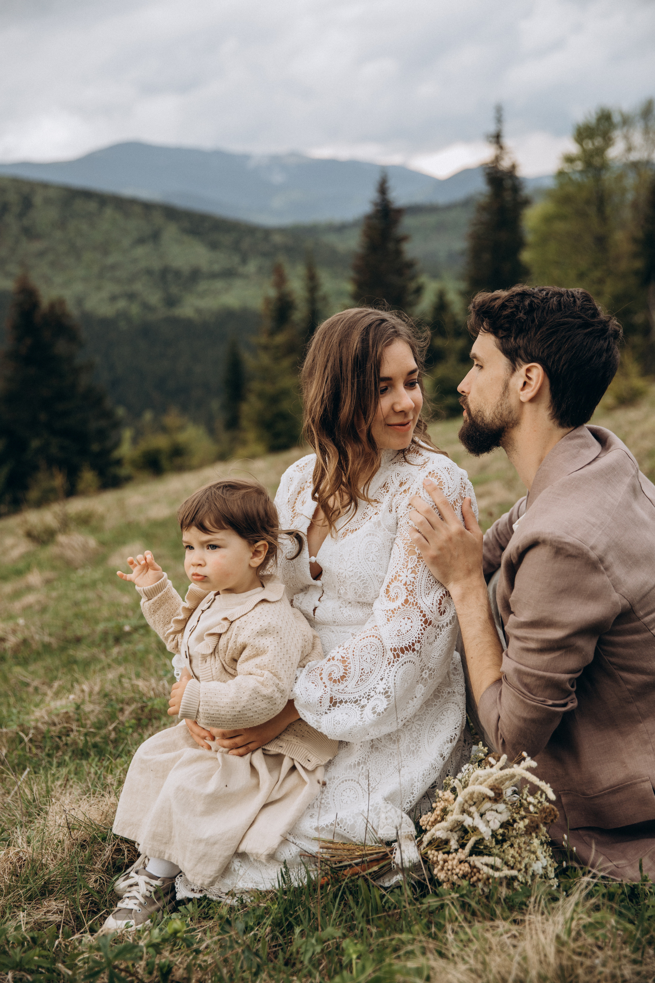 Карпаты. Никита, Флора и Аня. Семейный фотограф Оля Гладченко