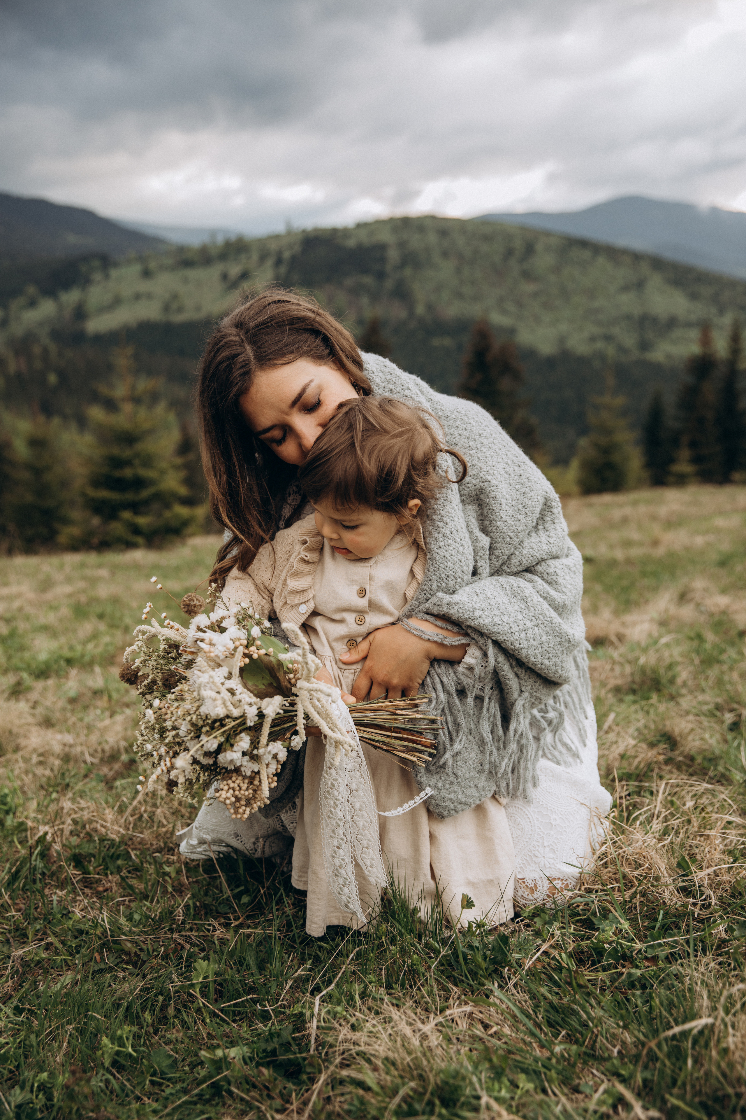Карпаты. Никита, Флора и Аня. Семейный фотограф Оля Гладченко