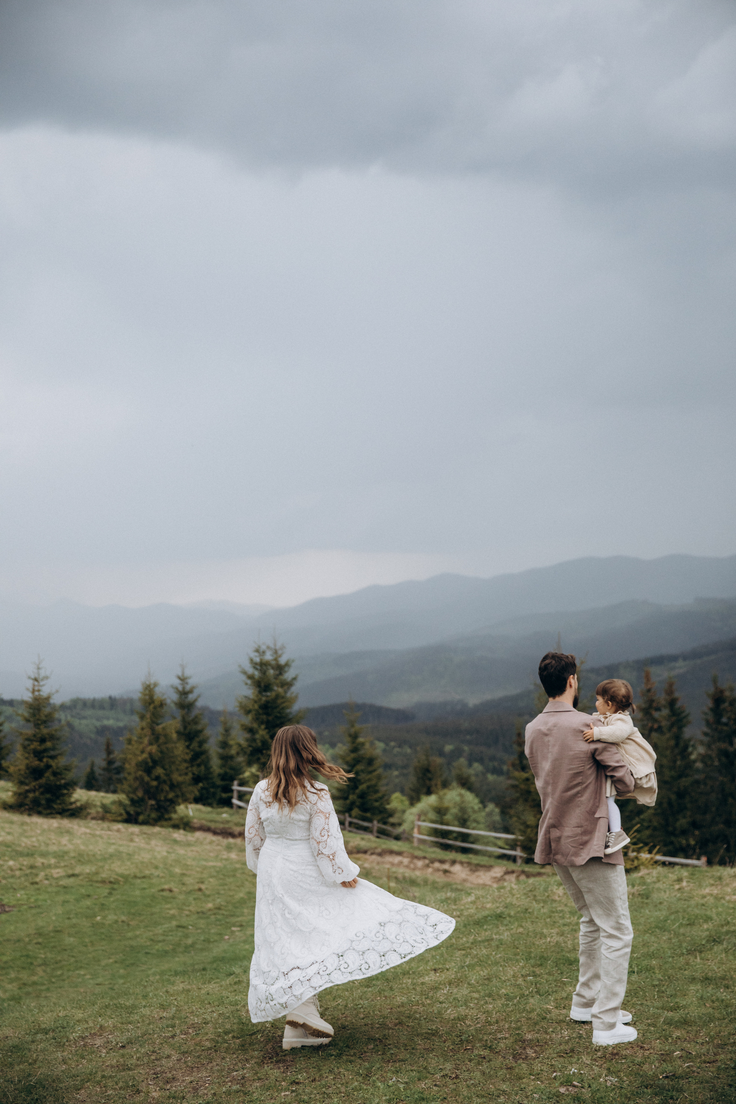 Карпаты. Никита, Флора и Аня. Семейный фотограф Оля Гладченко