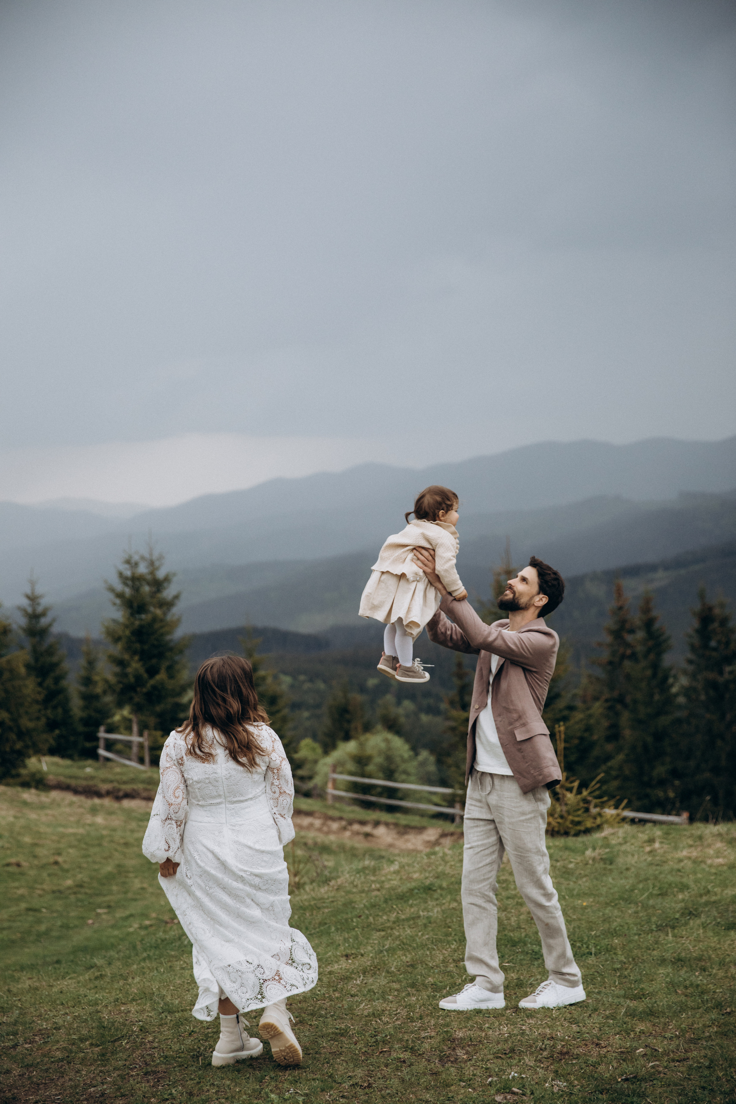 Карпаты. Никита, Флора и Аня. Семейный фотограф Оля Гладченко