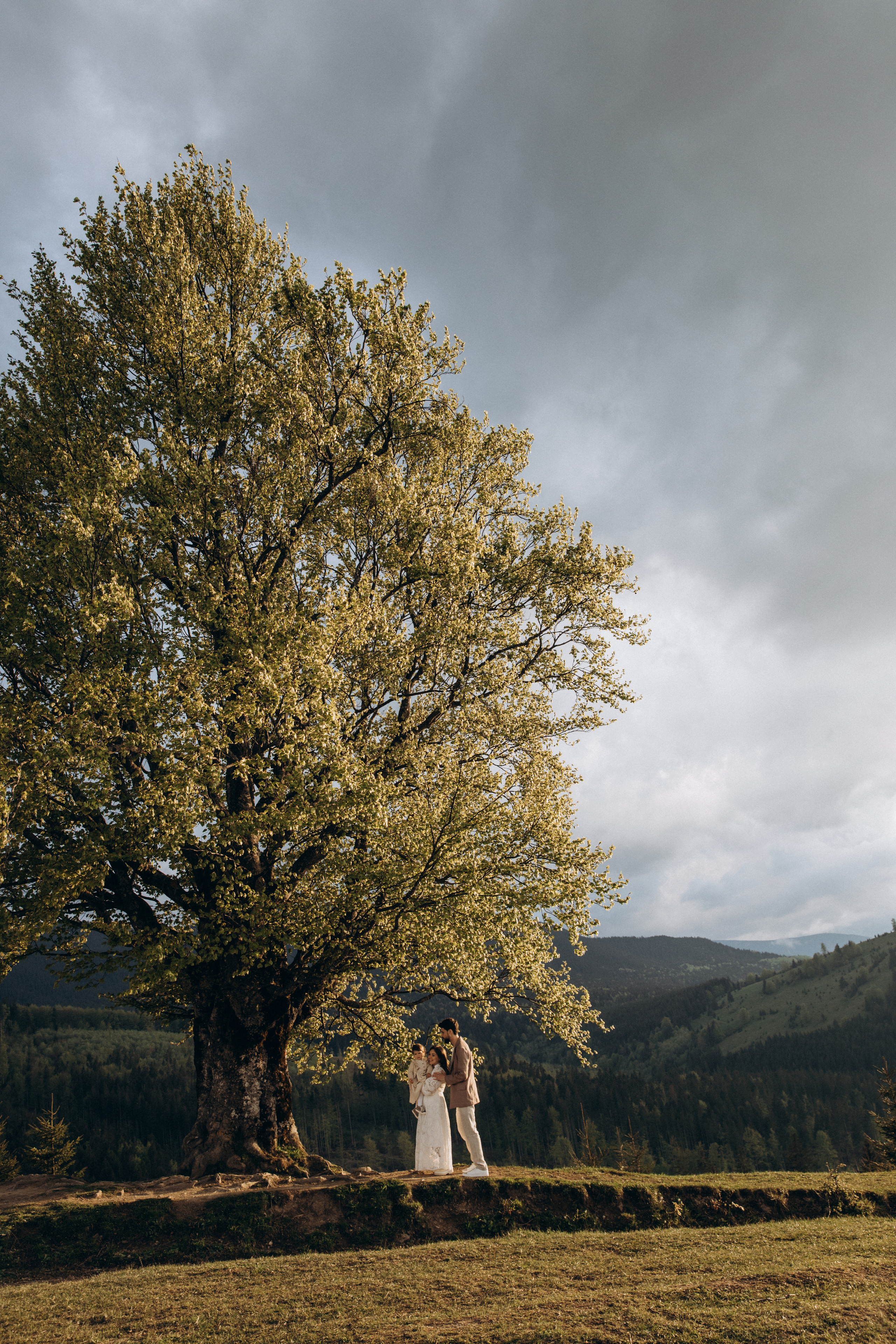 Карпаты. Никита, Флора и Аня. Семейный фотограф Оля Гладченко