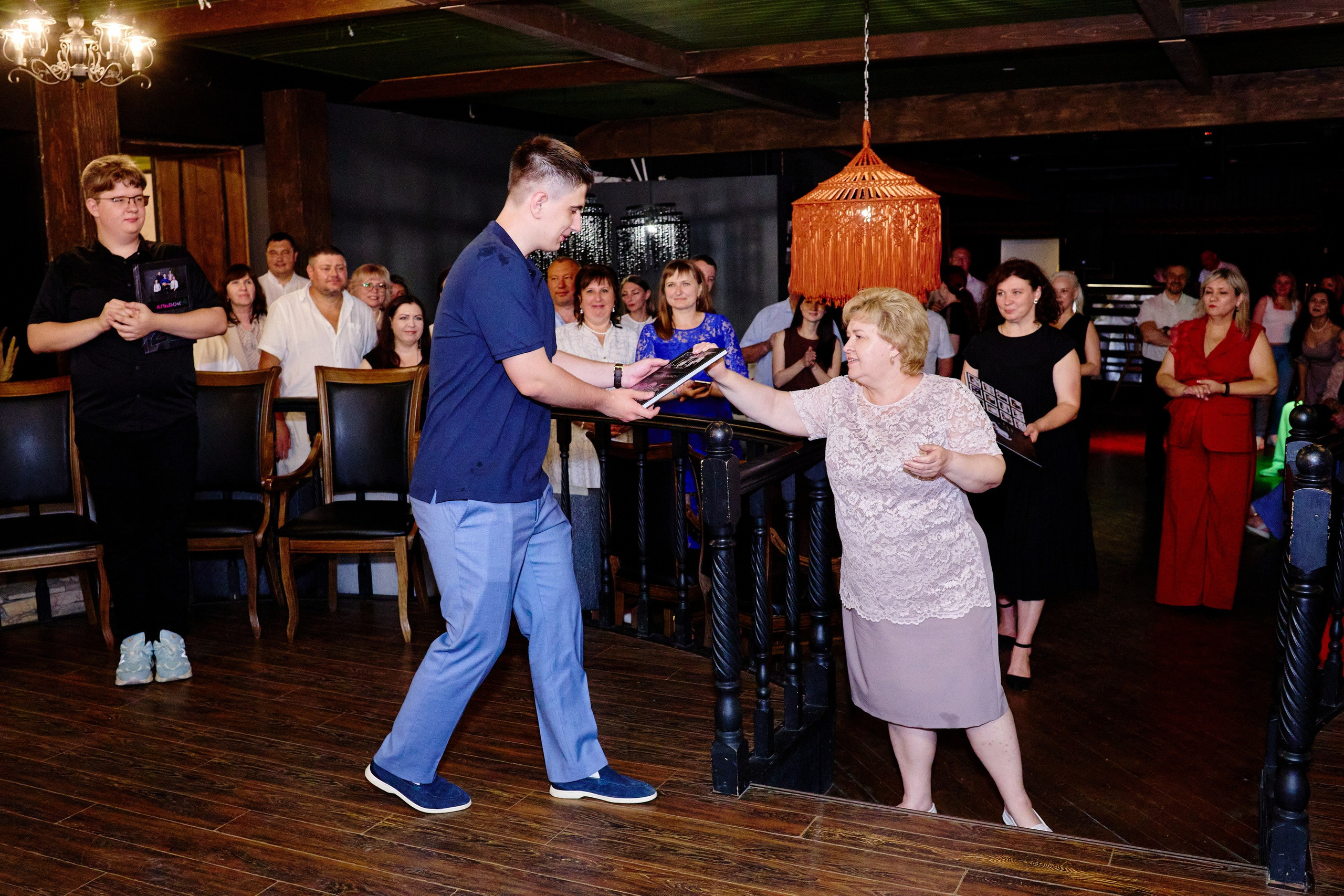 Выпускной 35 Сош. Фотограф Выпускные альбомы Таганрог Сергей Коробченко