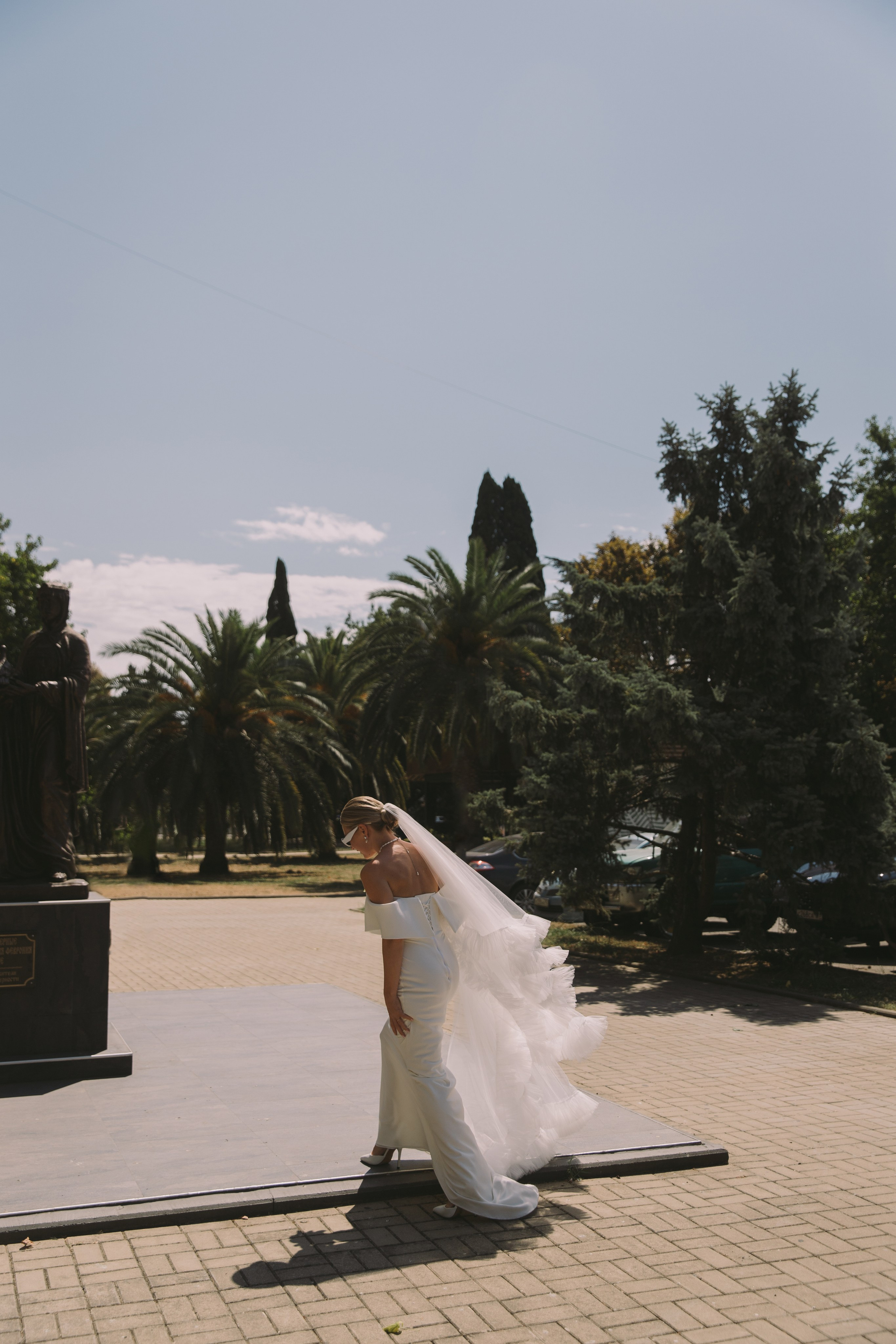 Свадебный день для двоих: сборы невесты в пятизвёздочном отеле и прогулкой пары в горах Красной поляны. Свадебный, репортажный и портретный фотограф Сочи, Краснодар. Александра Зайцева