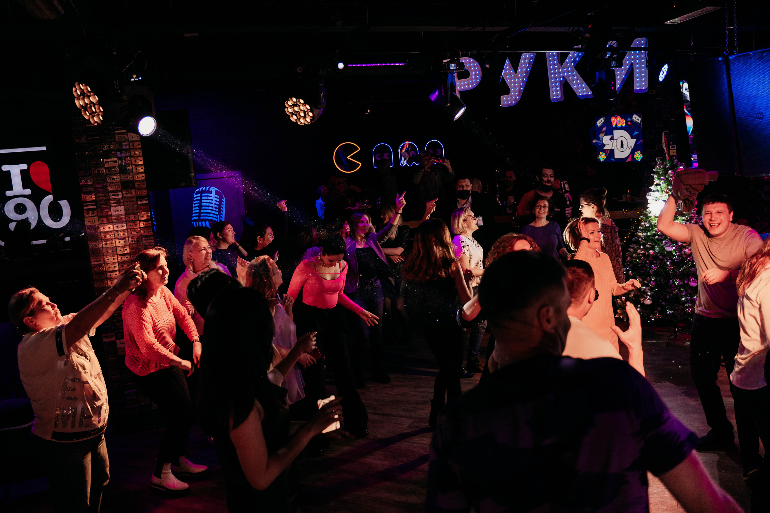 Репортаж. Бар Руки вверх. Детский и семейный фотограф в Москве Алёна Шестунова