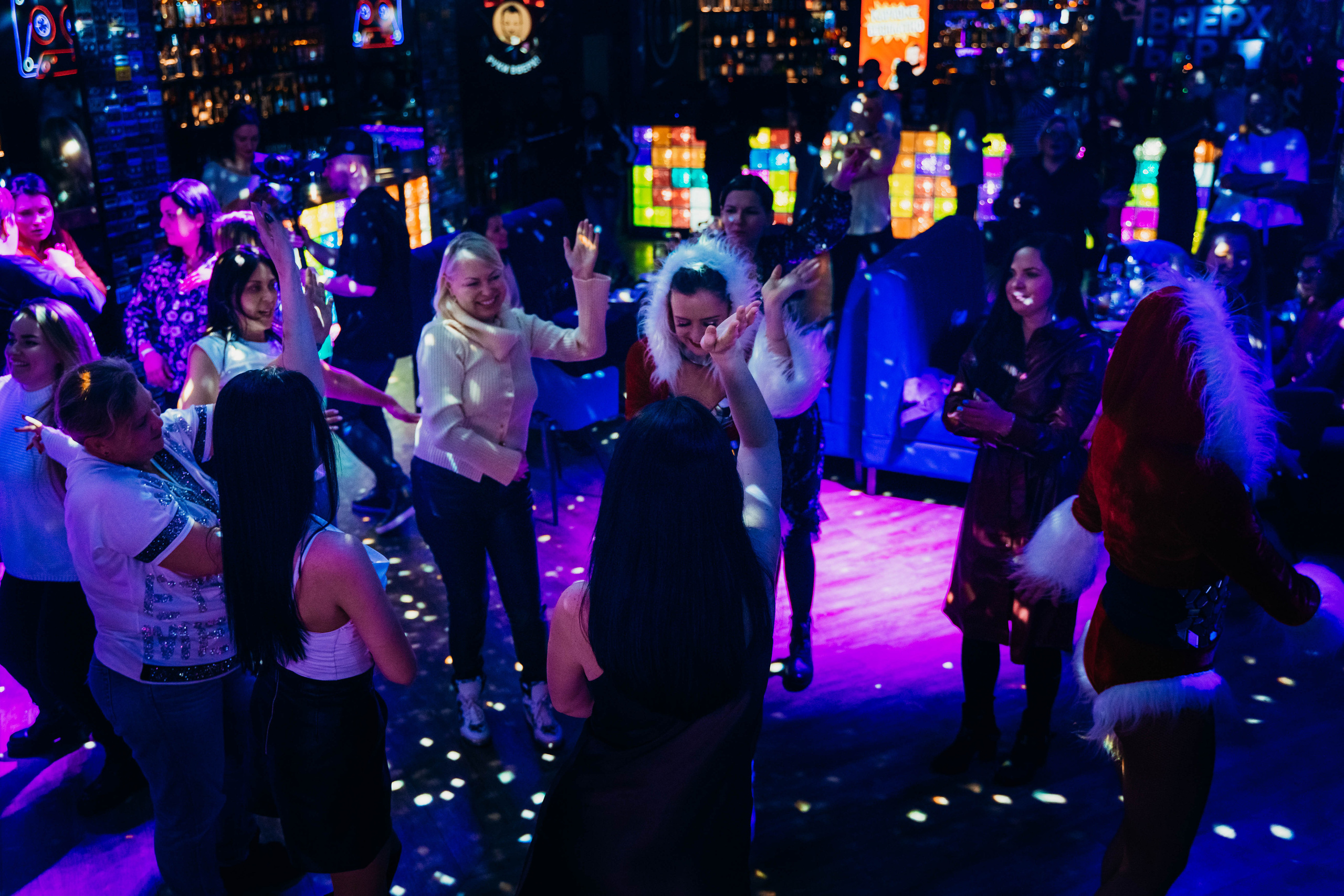 Репортаж. Бар Руки вверх. Детский и семейный фотограф в Москве Алёна Шестунова