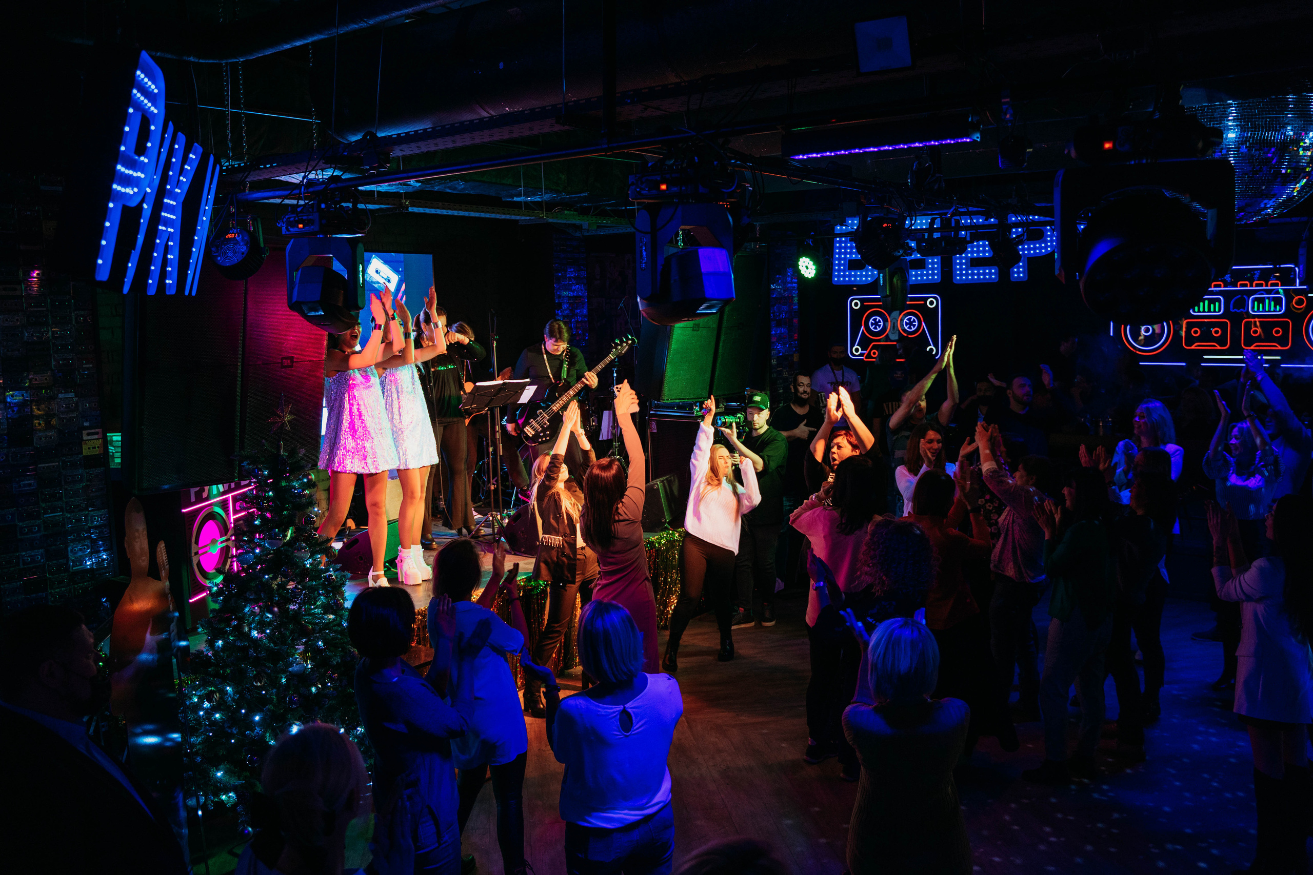 Репортаж. Бар Руки вверх. Детский и семейный фотограф в Москве Алёна Шестунова