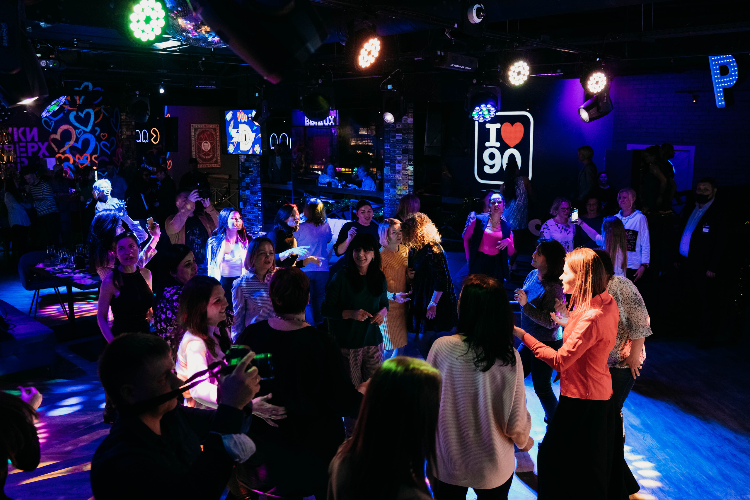 Репортаж. Бар Руки вверх. Детский и семейный фотограф в Москве Алёна Шестунова