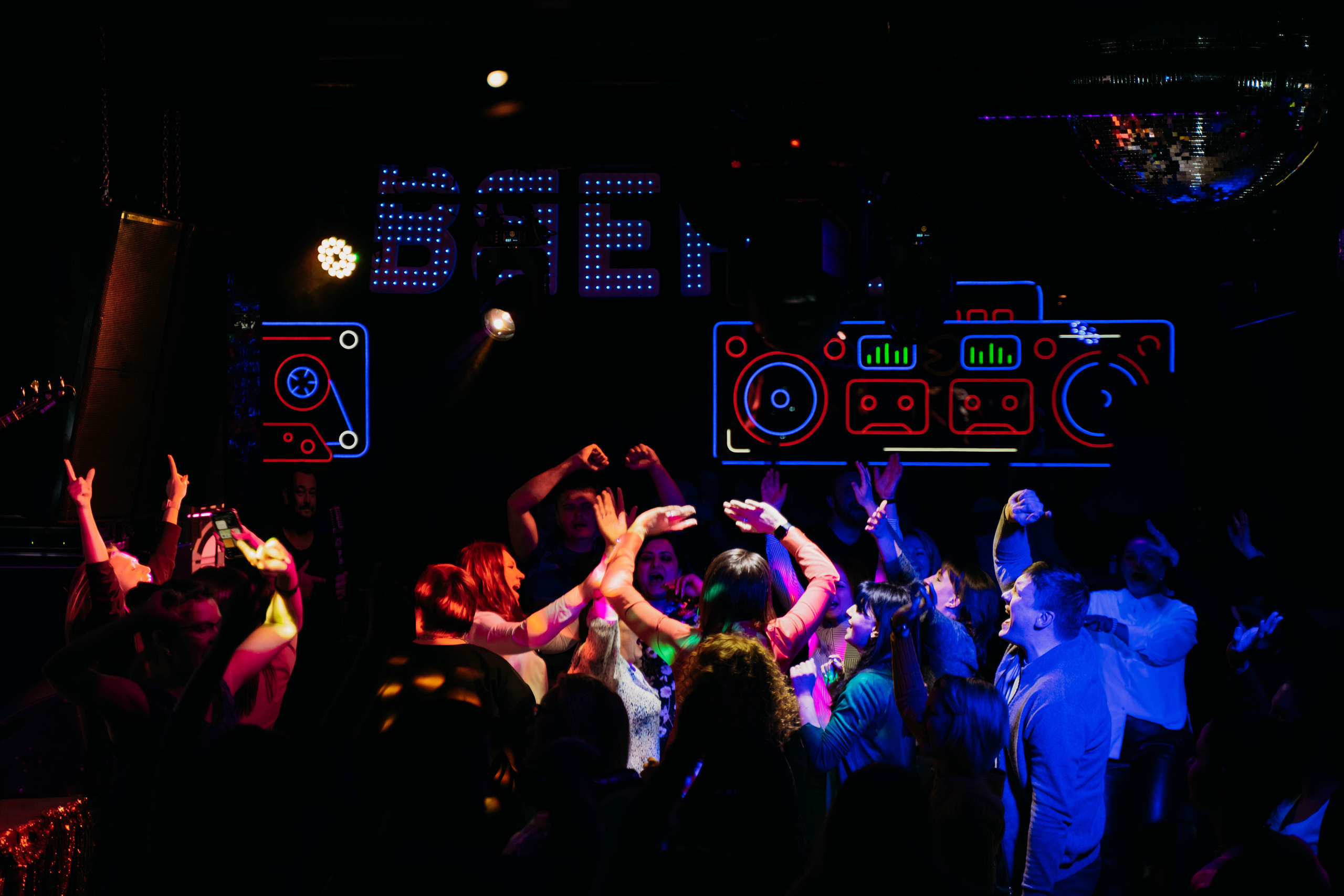 Репортаж. Бар Руки вверх. Детский и семейный фотограф в Москве Алёна Шестунова