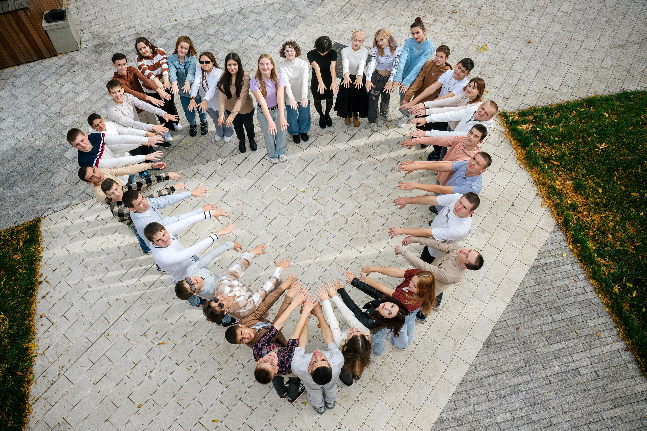 Фотографии с одноклассниками. Выпускные альбомы, школьные фотосессии в городе Новороссийске