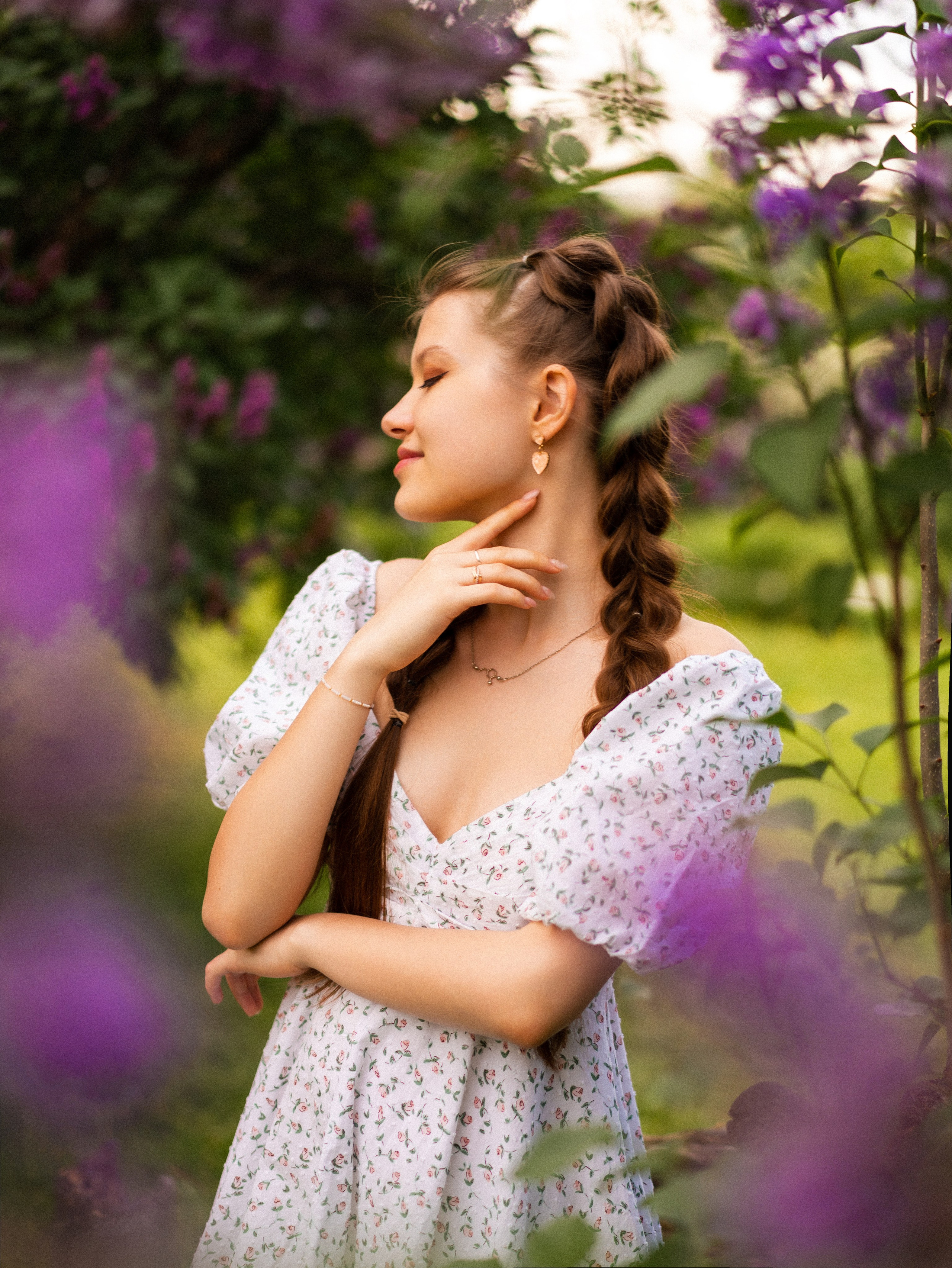 Ольга — фотосессия в сиреневом саду. Фотограф Москва