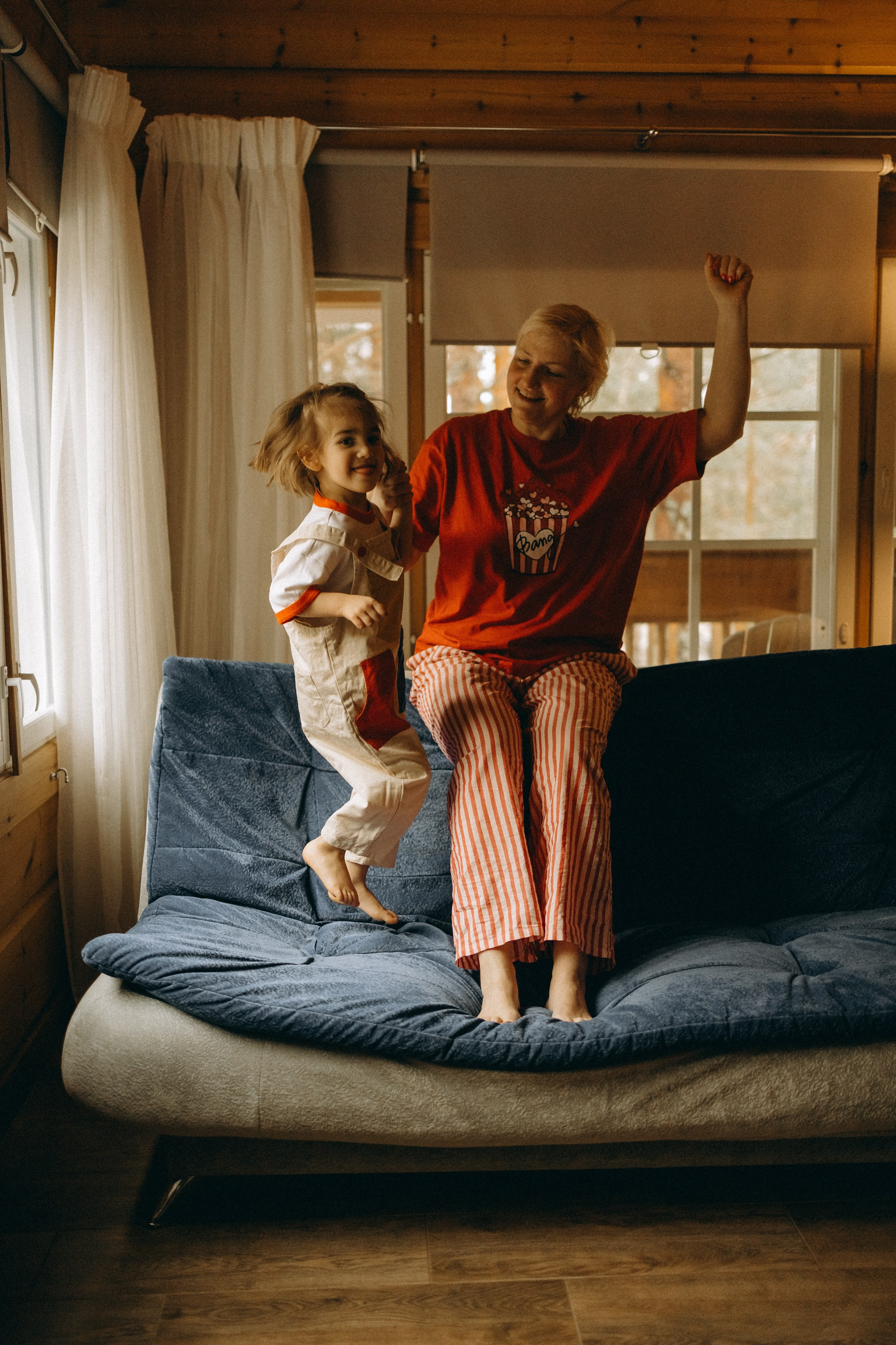 Оля и Василиса. Главная