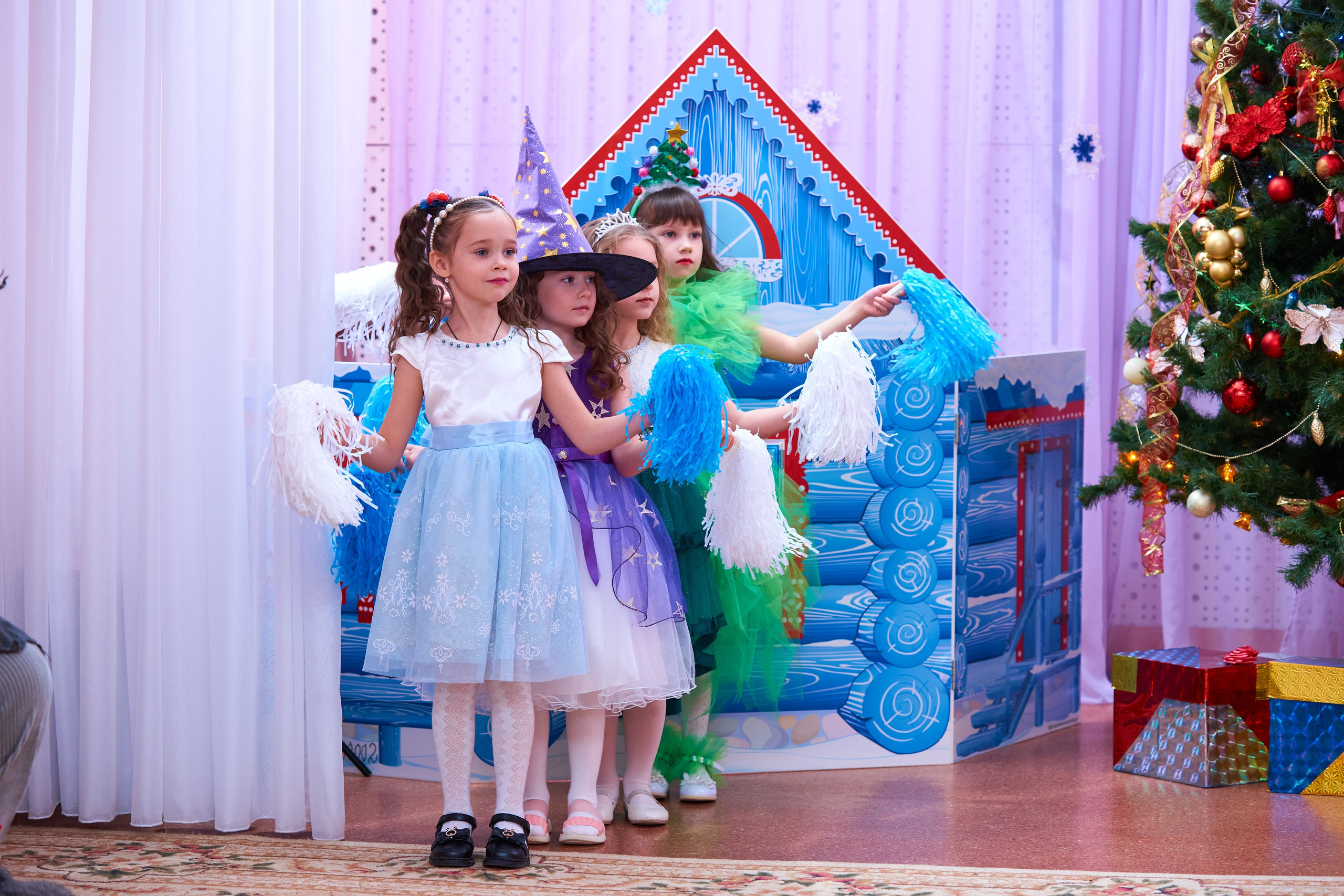 Новогодние утренники. Childrenfoto.ru